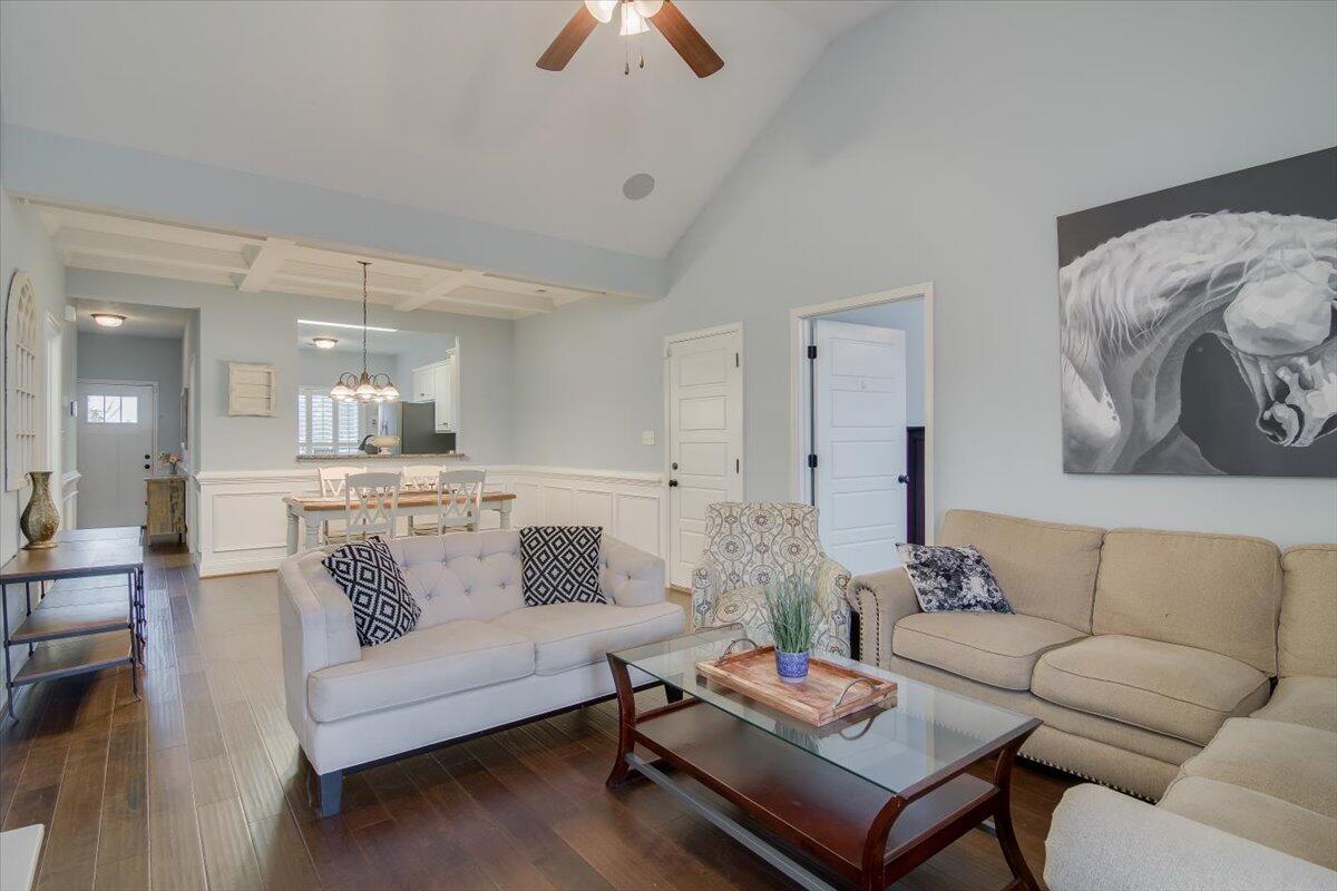 3016 Greymoor Circle