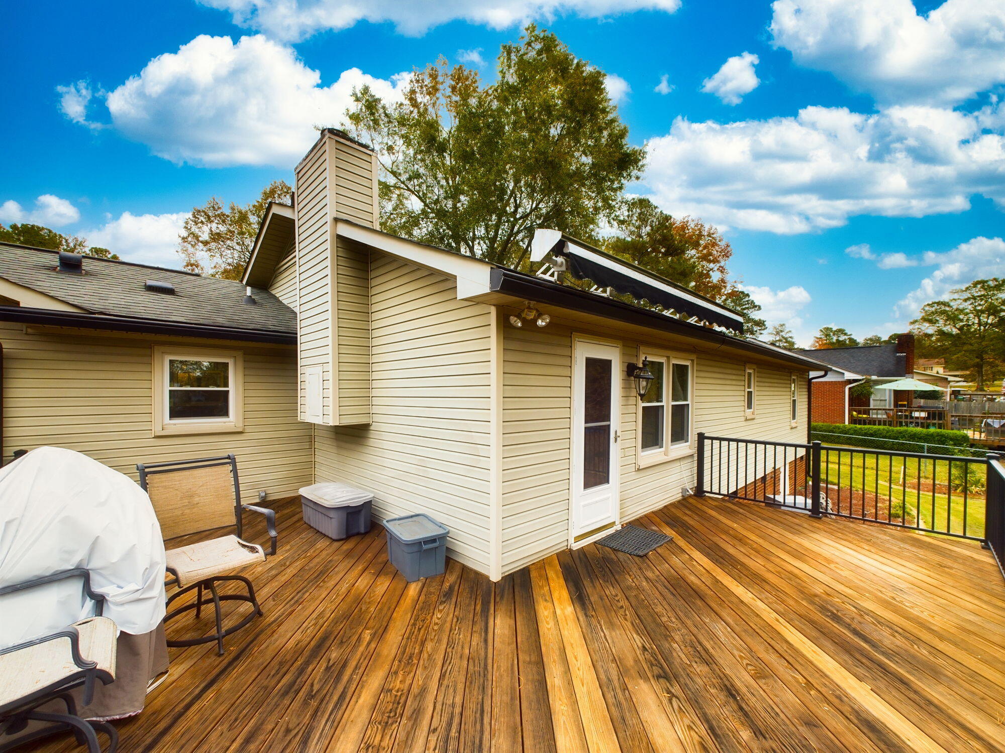 2440 Country Club Hills Drive