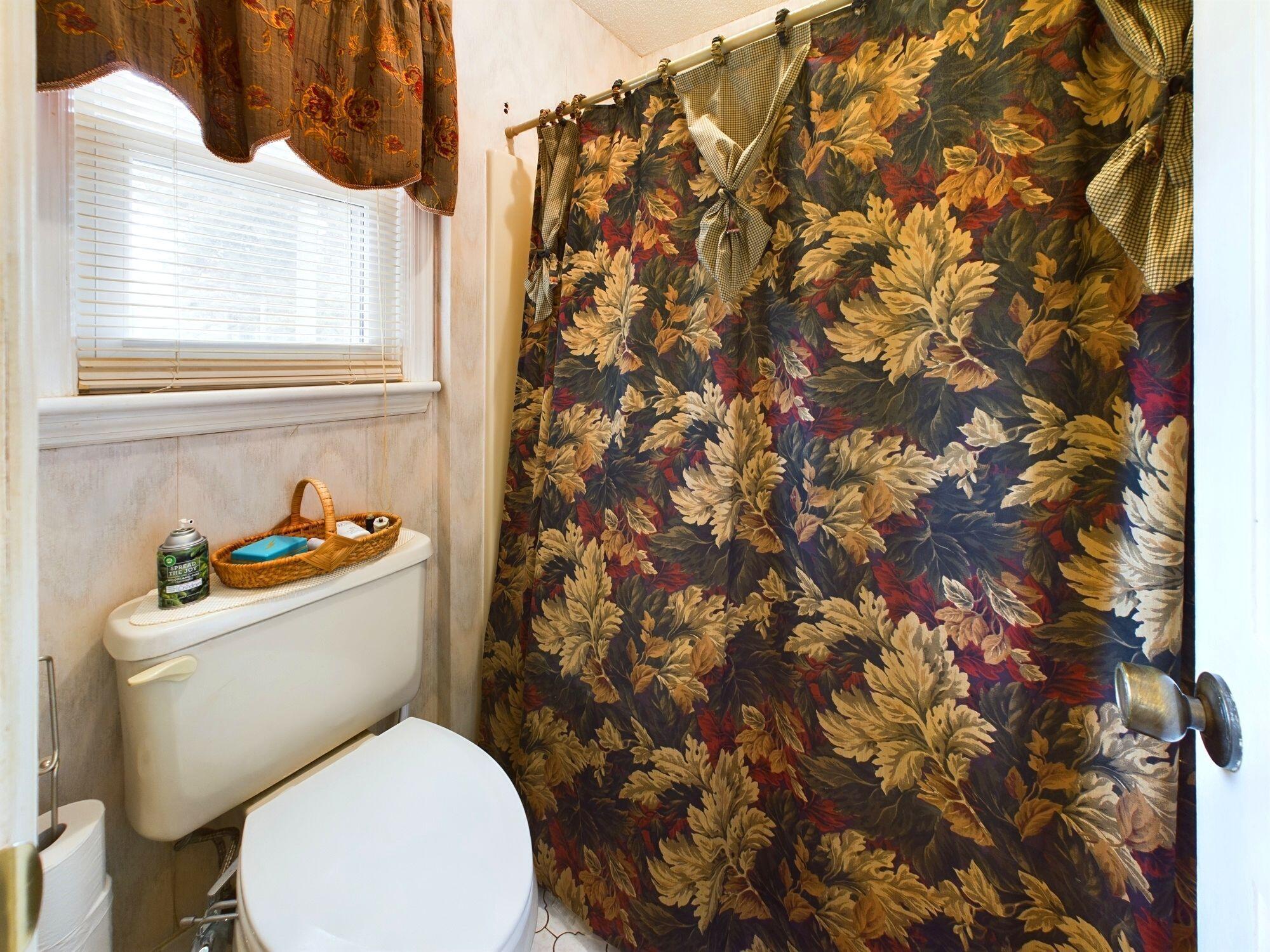 2440 Country Club Hills Drive