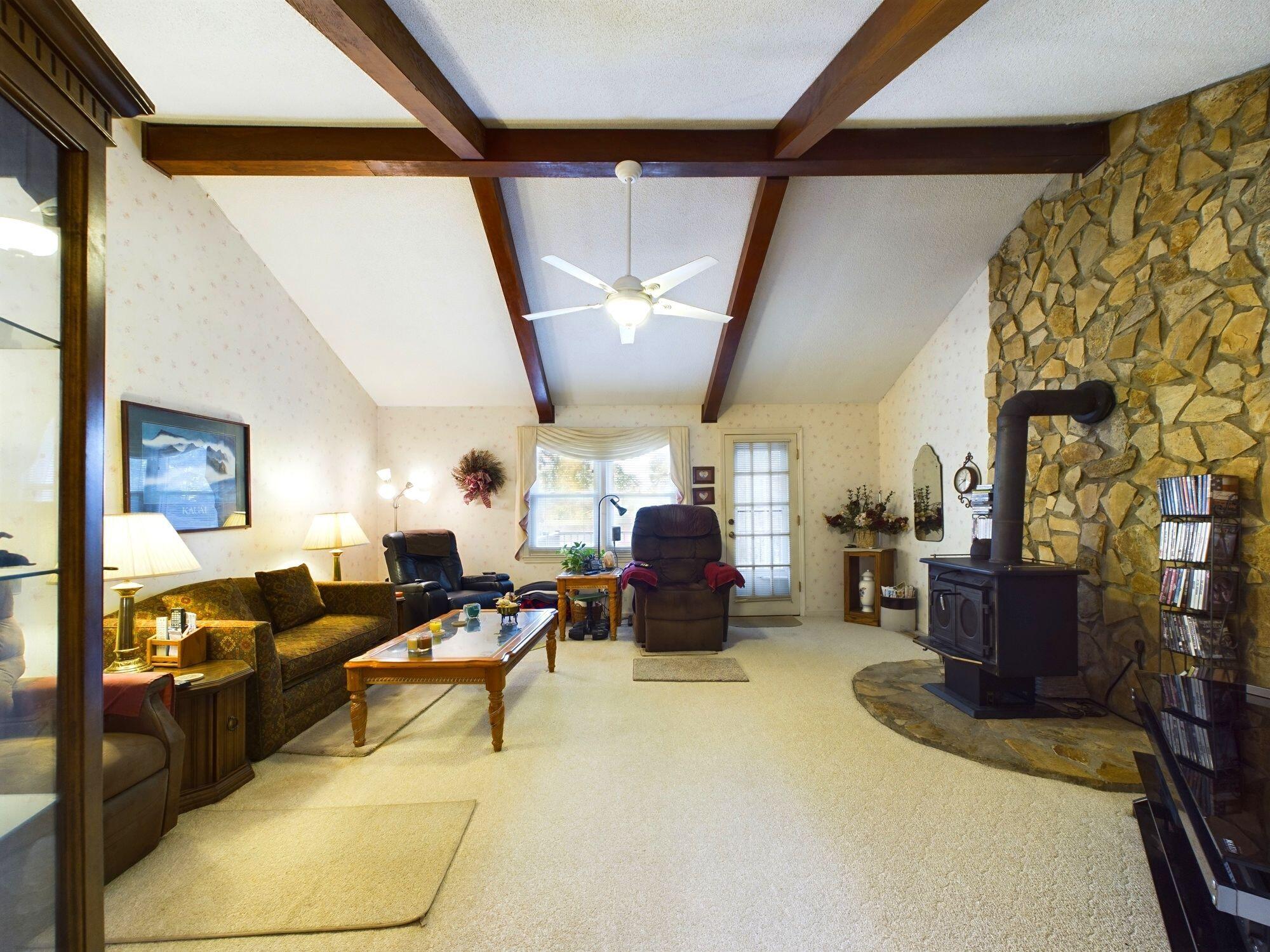 2440 Country Club Hills Drive