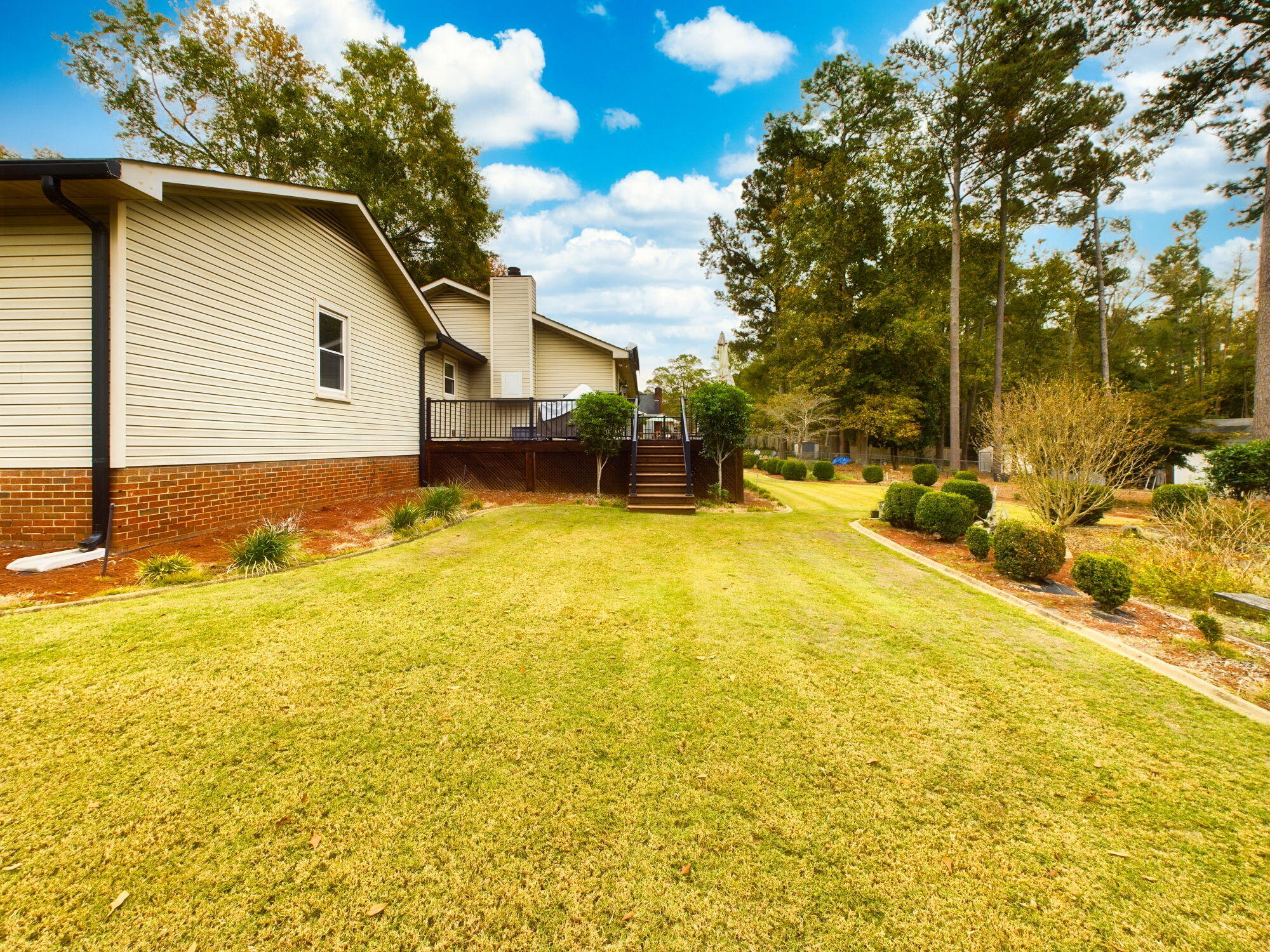 2440 Country Club Hills Drive