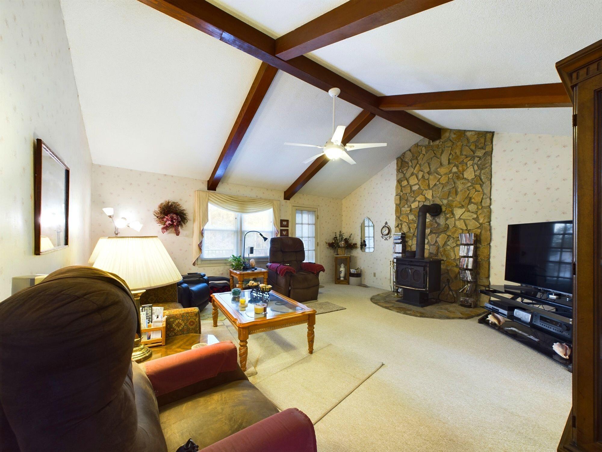 2440 Country Club Hills Drive