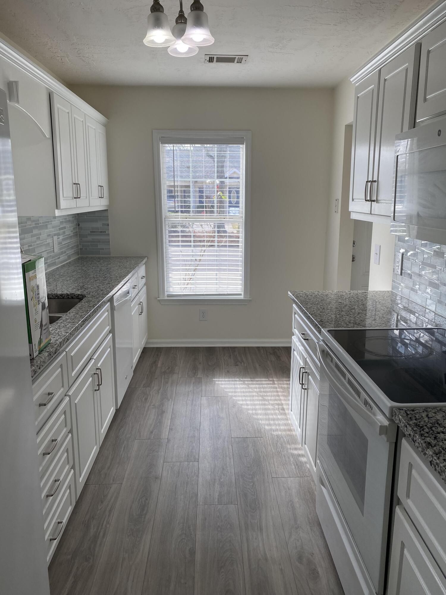 125 W Middlebury Lane SW, 0