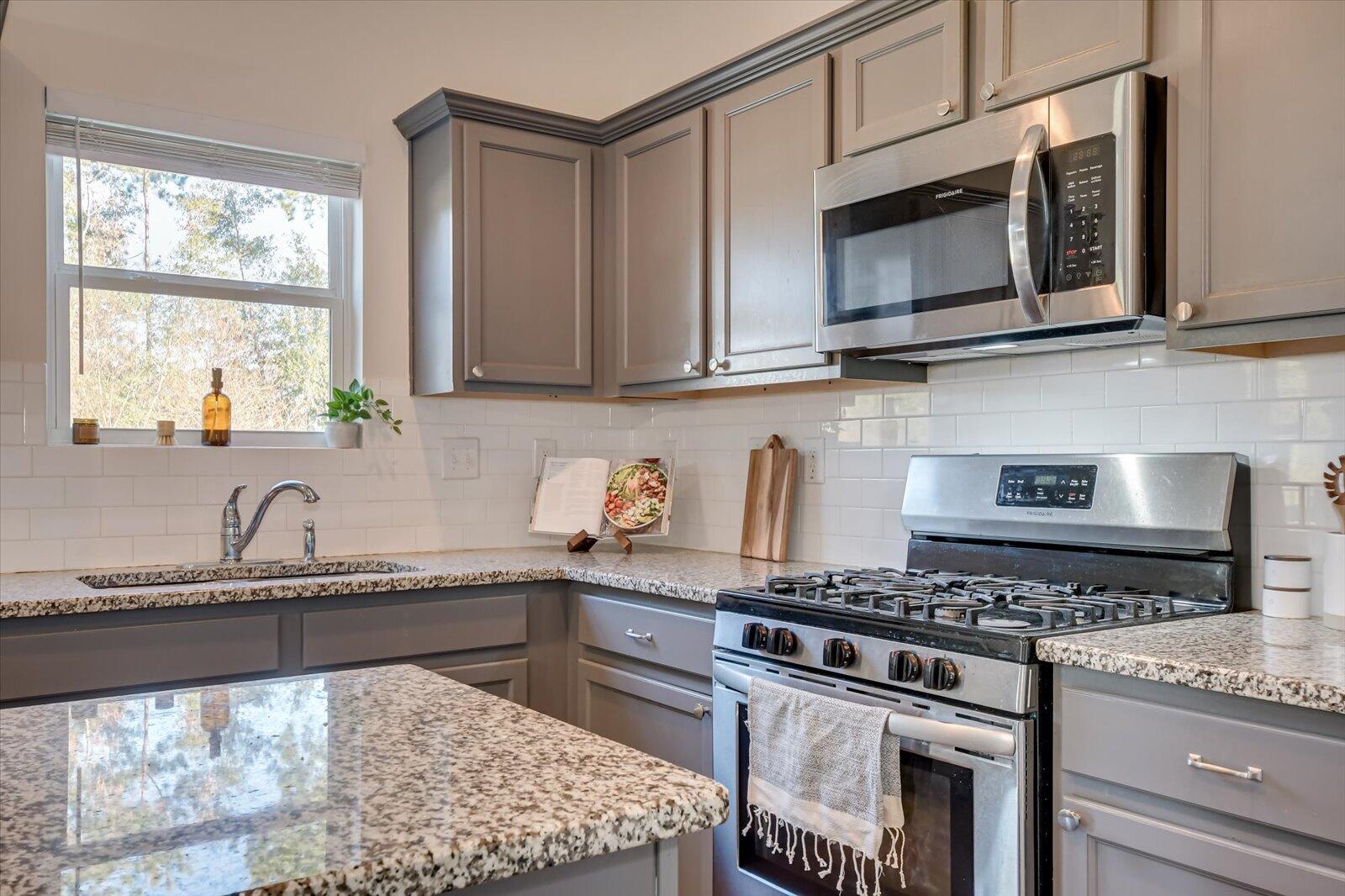 3025 White Gate Loop