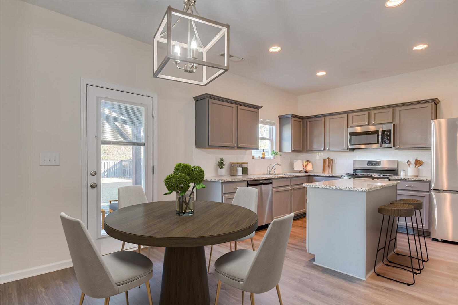 3025 White Gate Loop