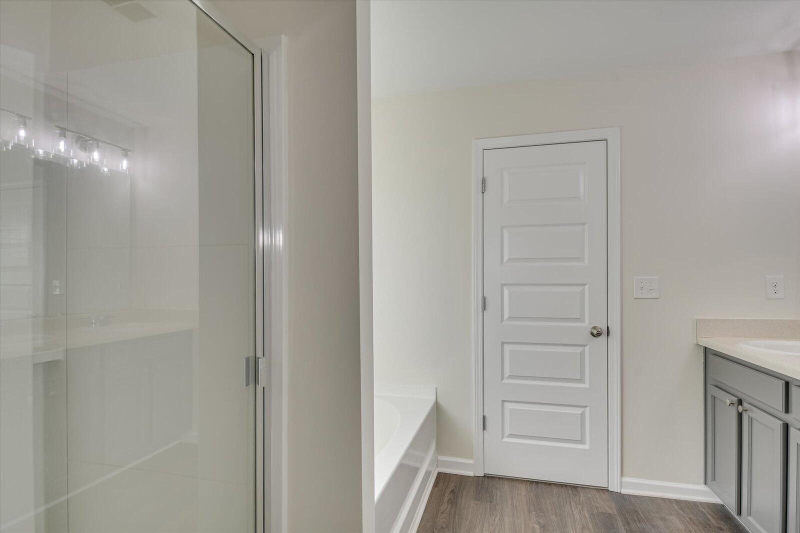 3025 White Gate Loop