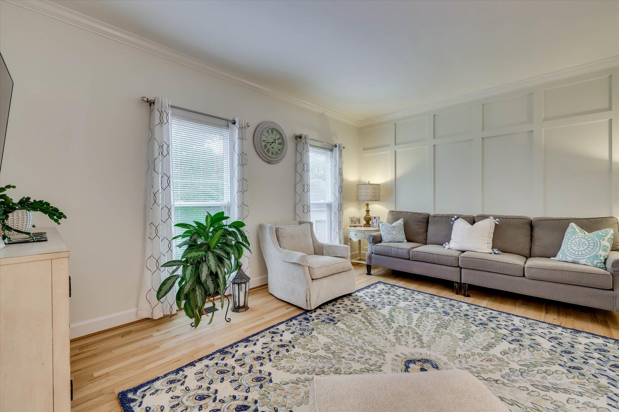 100 Yellow Pine Road