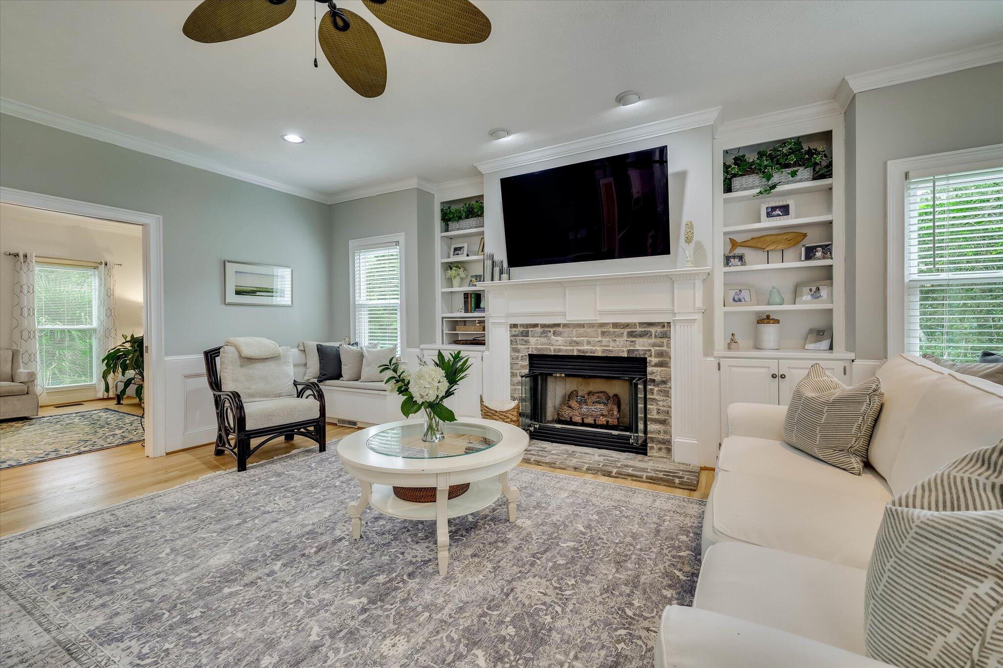 100 Yellow Pine Road