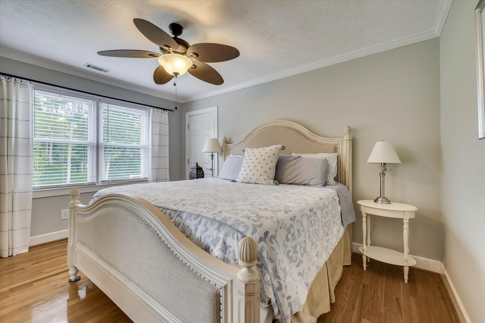 100 Yellow Pine Road