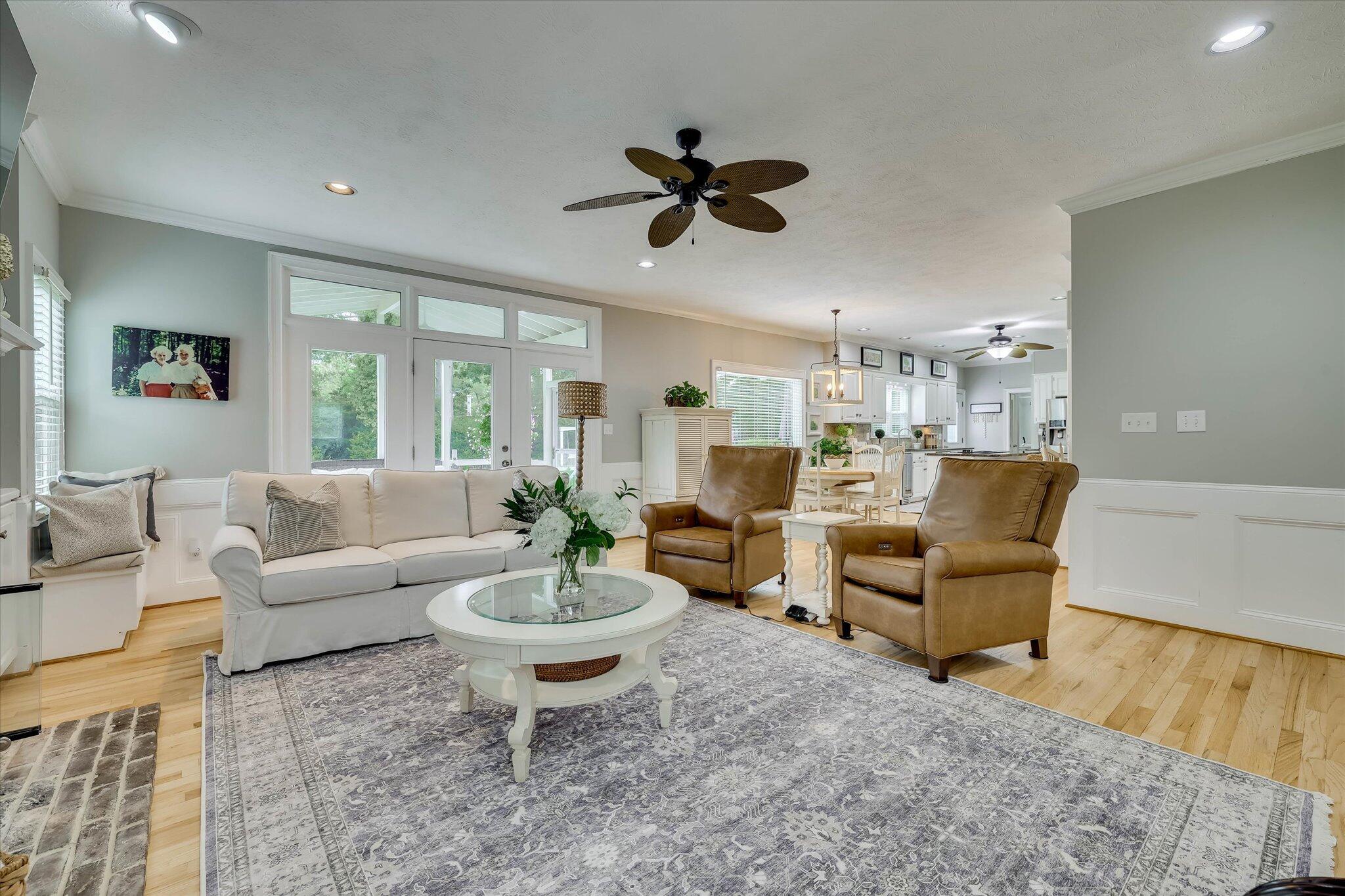 100 Yellow Pine Road