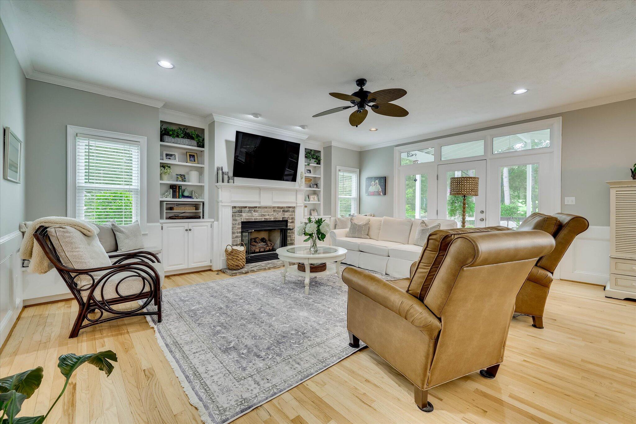 100 Yellow Pine Road