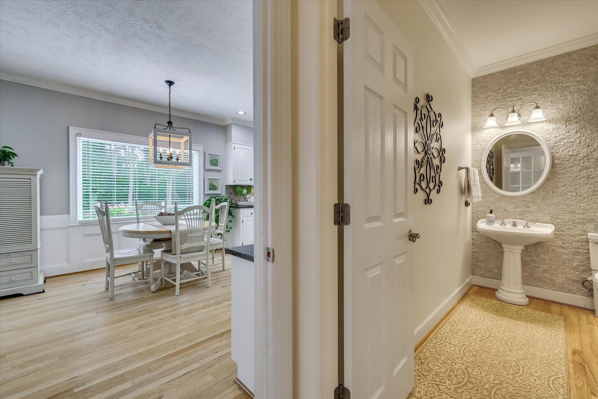 100 Yellow Pine Road