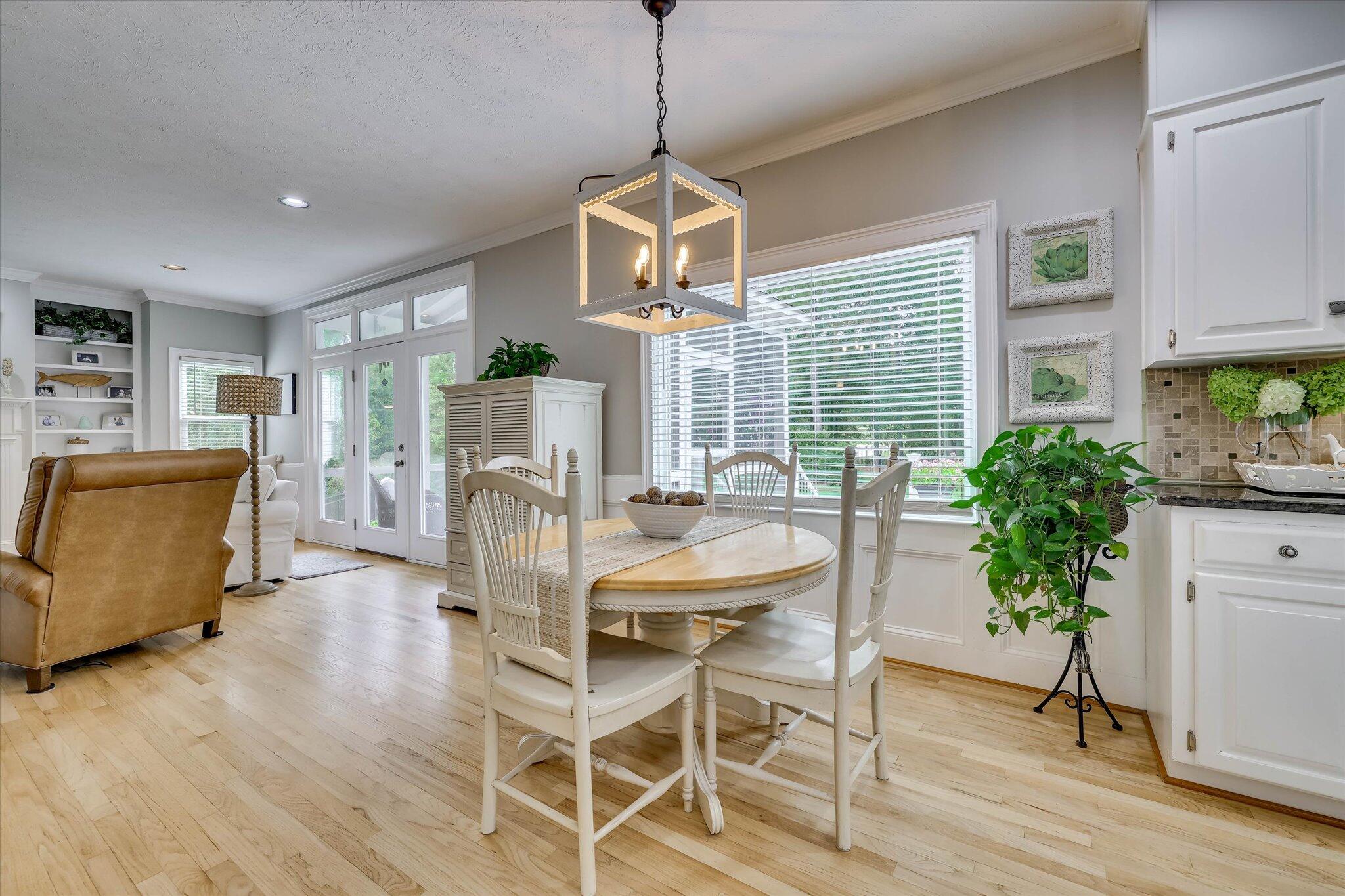 100 Yellow Pine Road