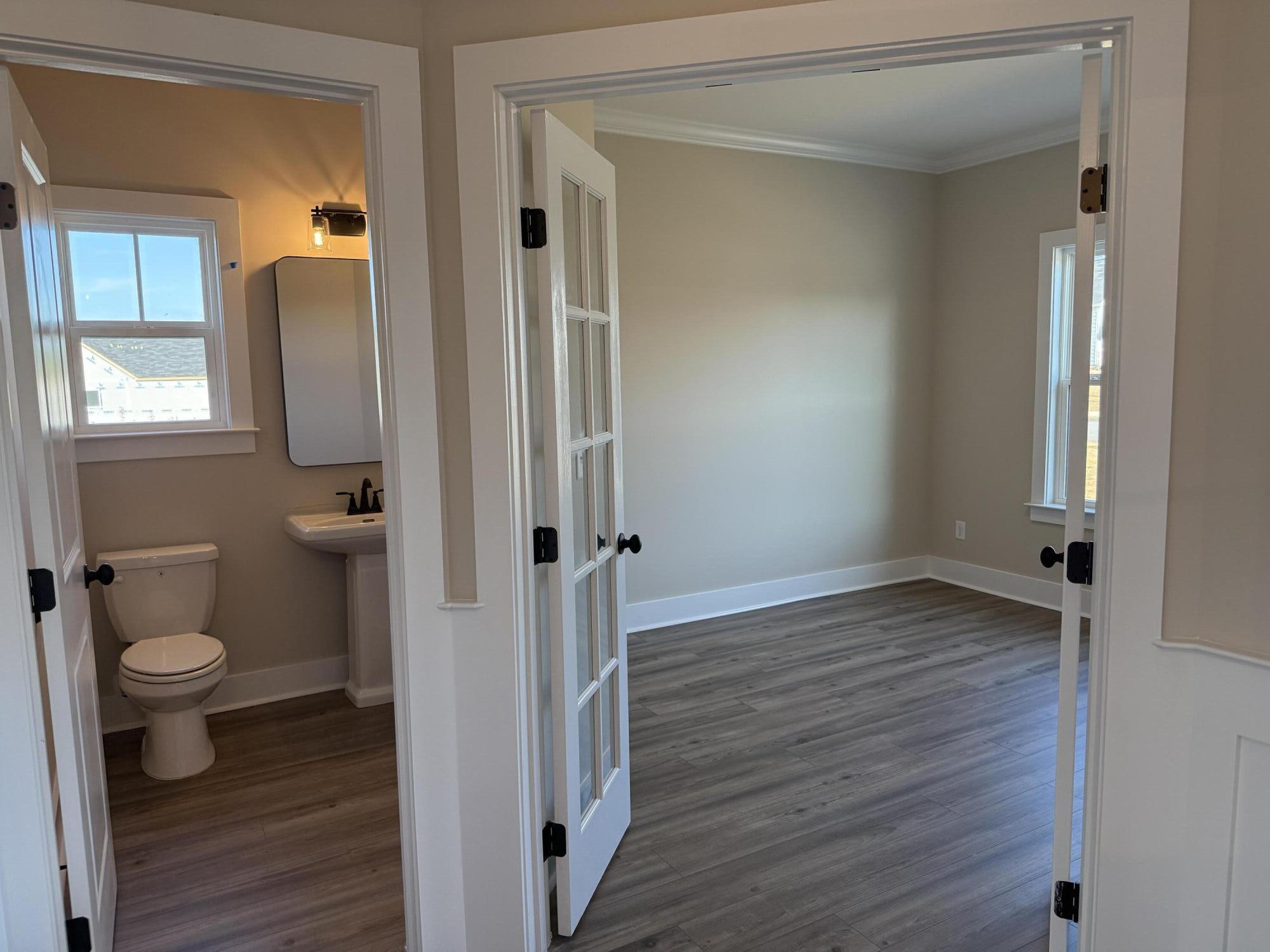 8210 Crossbow Landing