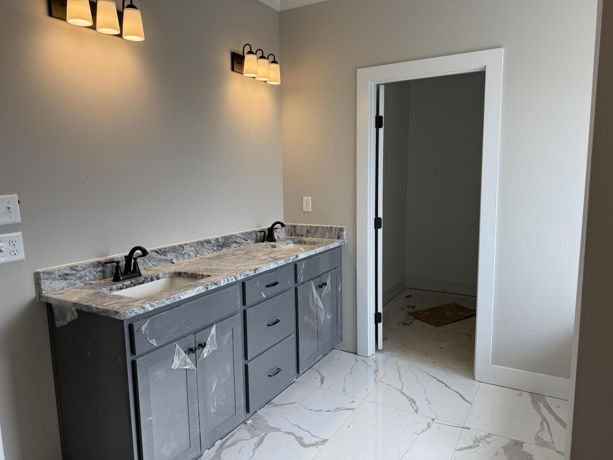 8172 Crossbow Landing