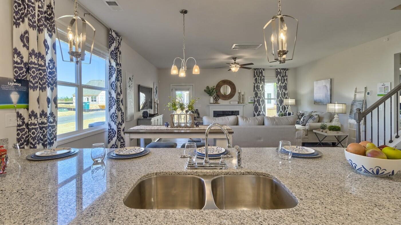 2215 SOUTHLAND Drive