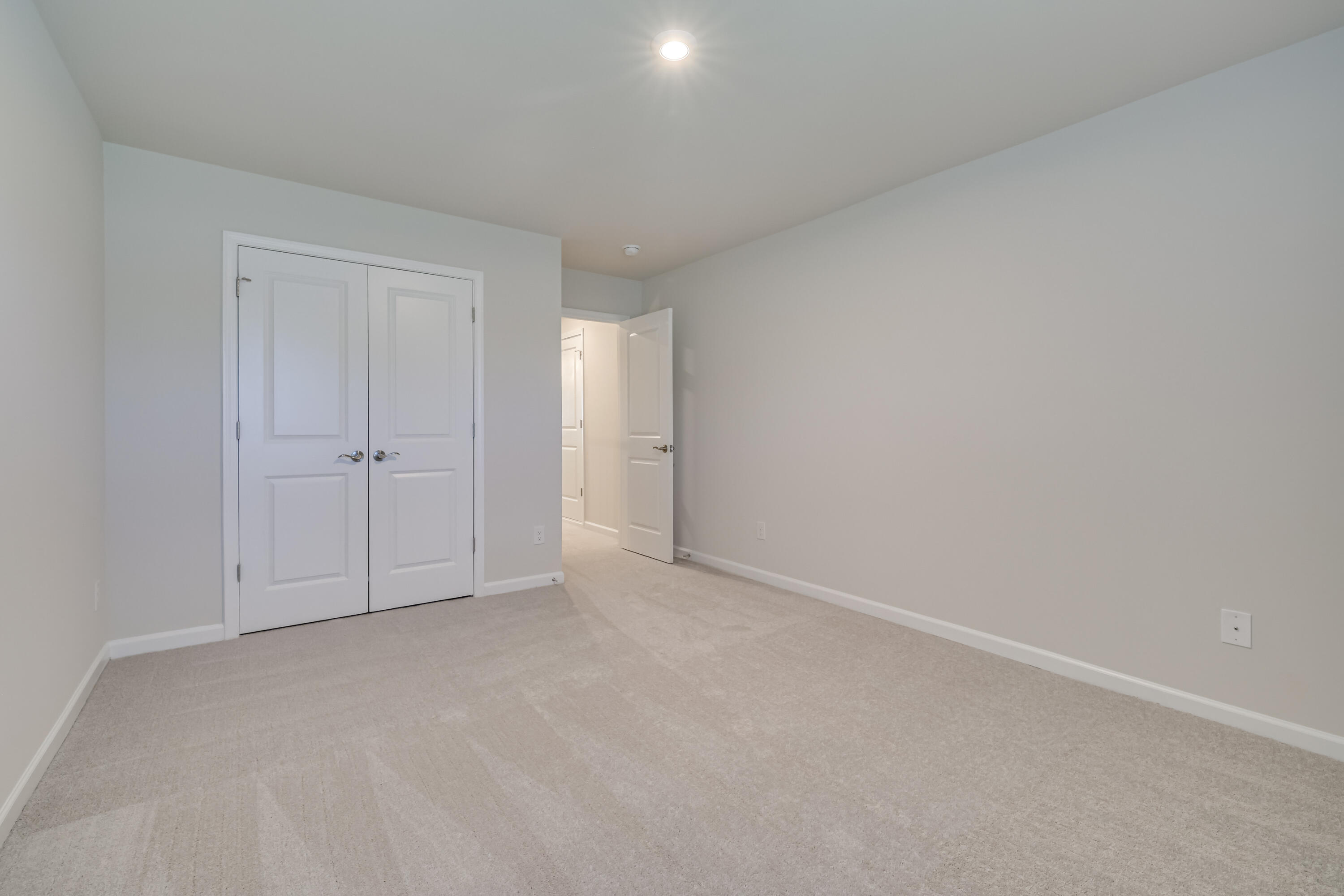 2215 SOUTHLAND Drive