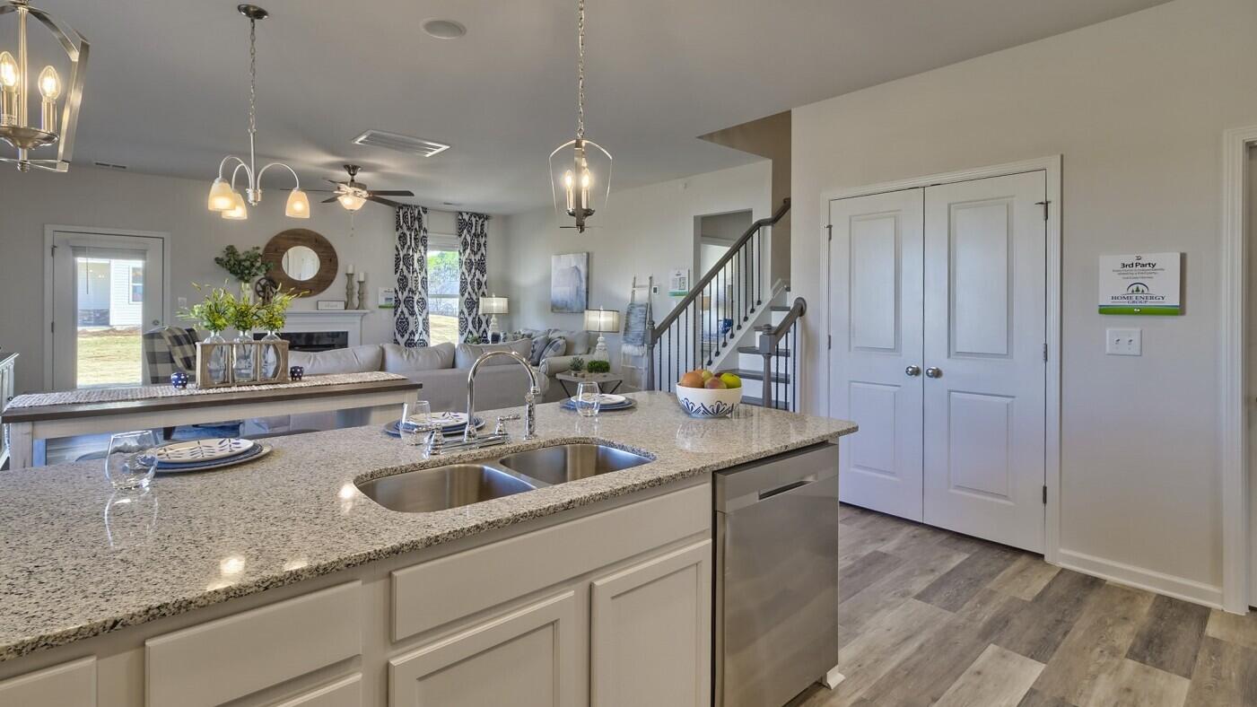 2215 SOUTHLAND Drive