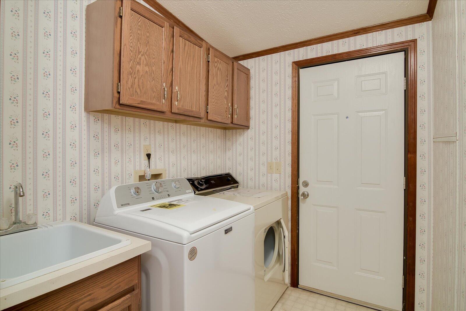 195 FARMERS BRIDGE Circle