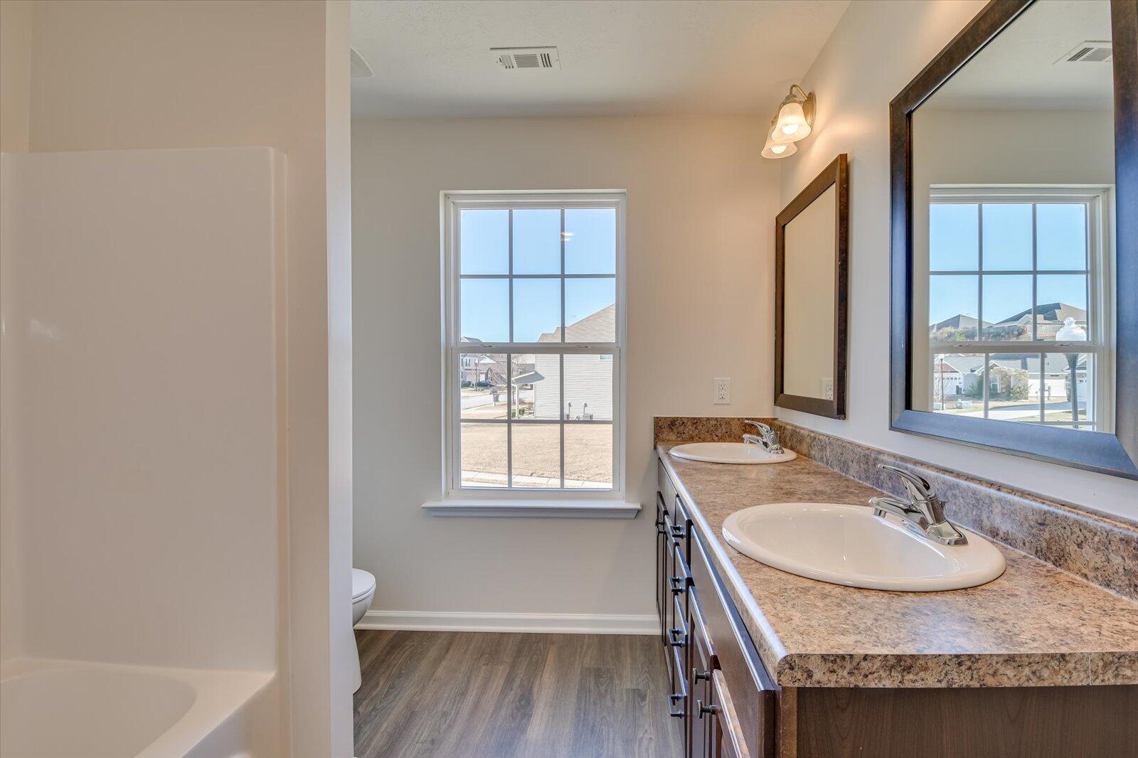 6026 CLIFFORD Street