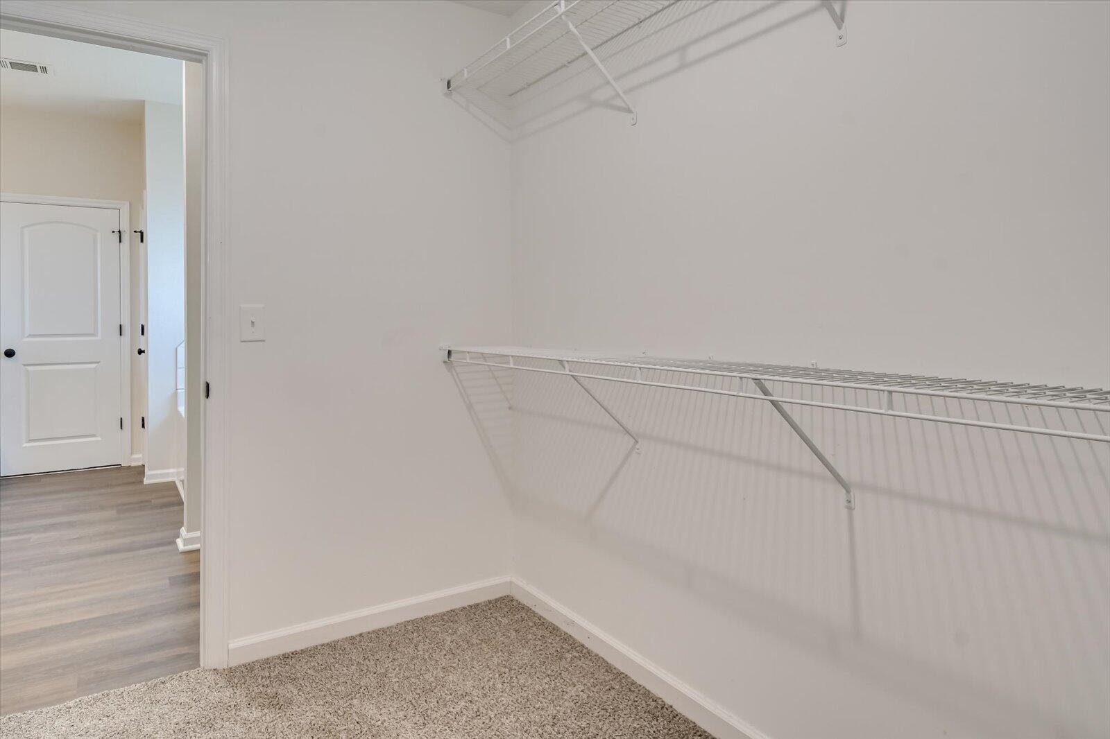 6026 CLIFFORD Street