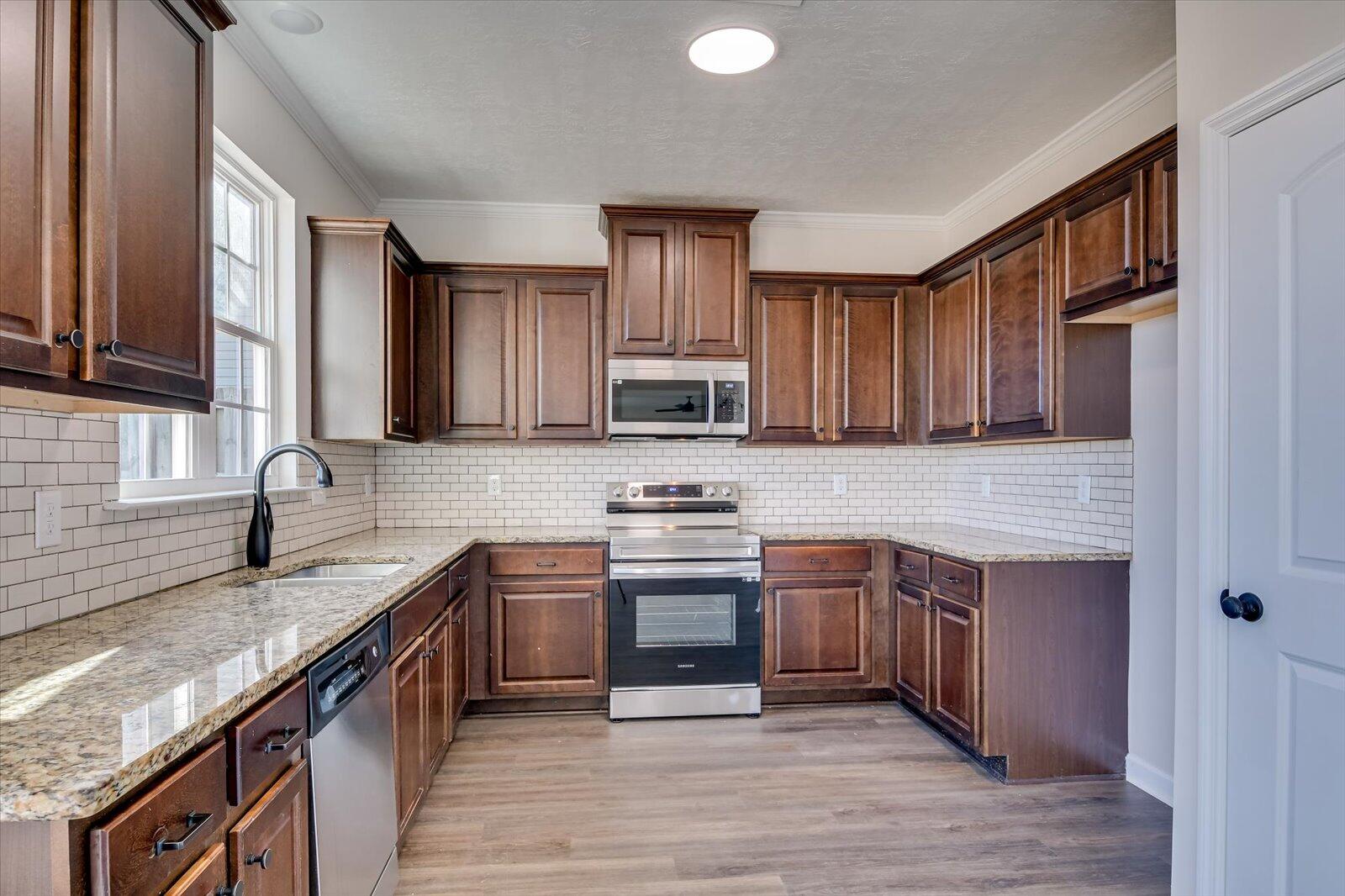 6026 CLIFFORD Street