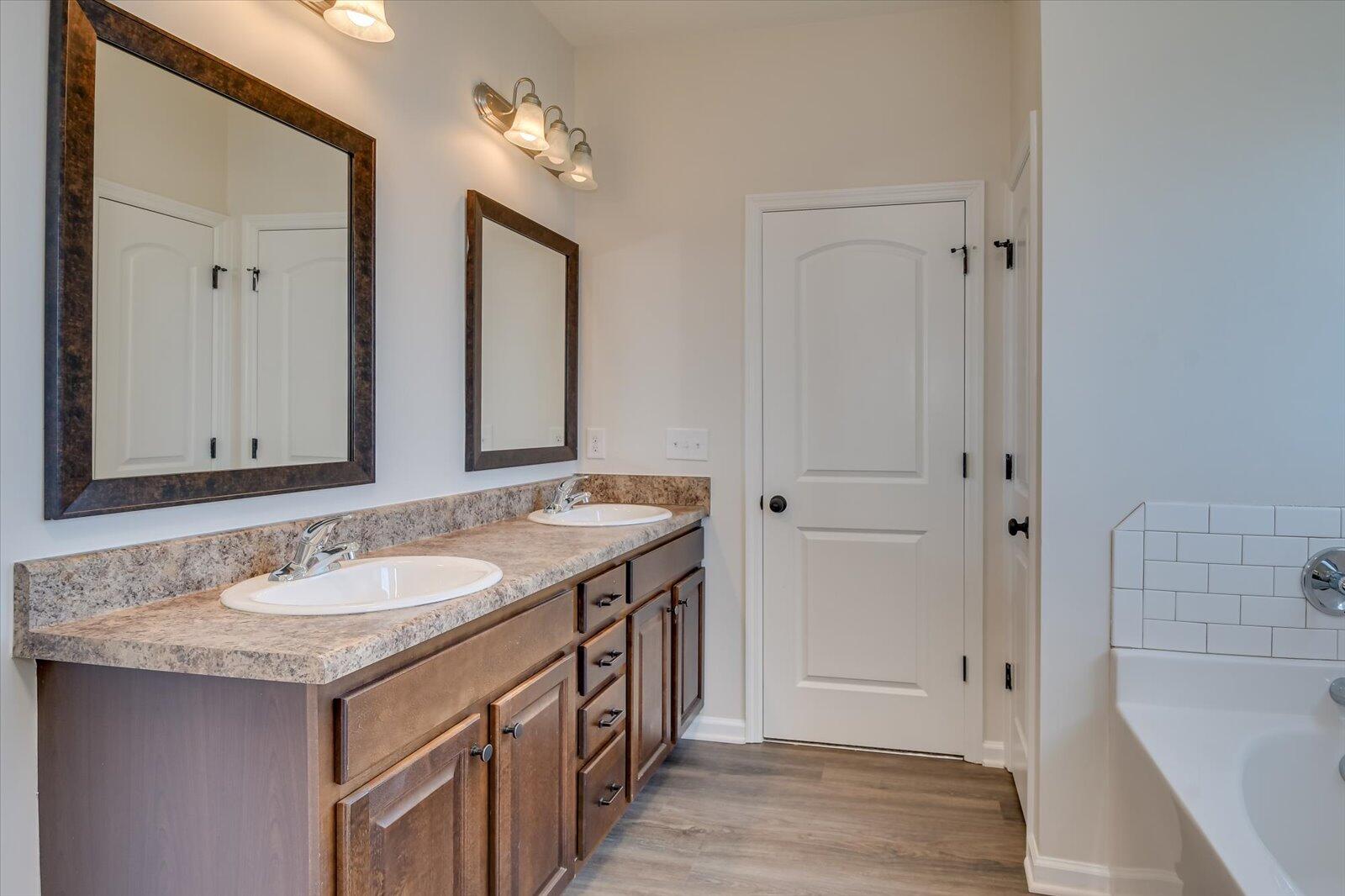 6026 CLIFFORD Street