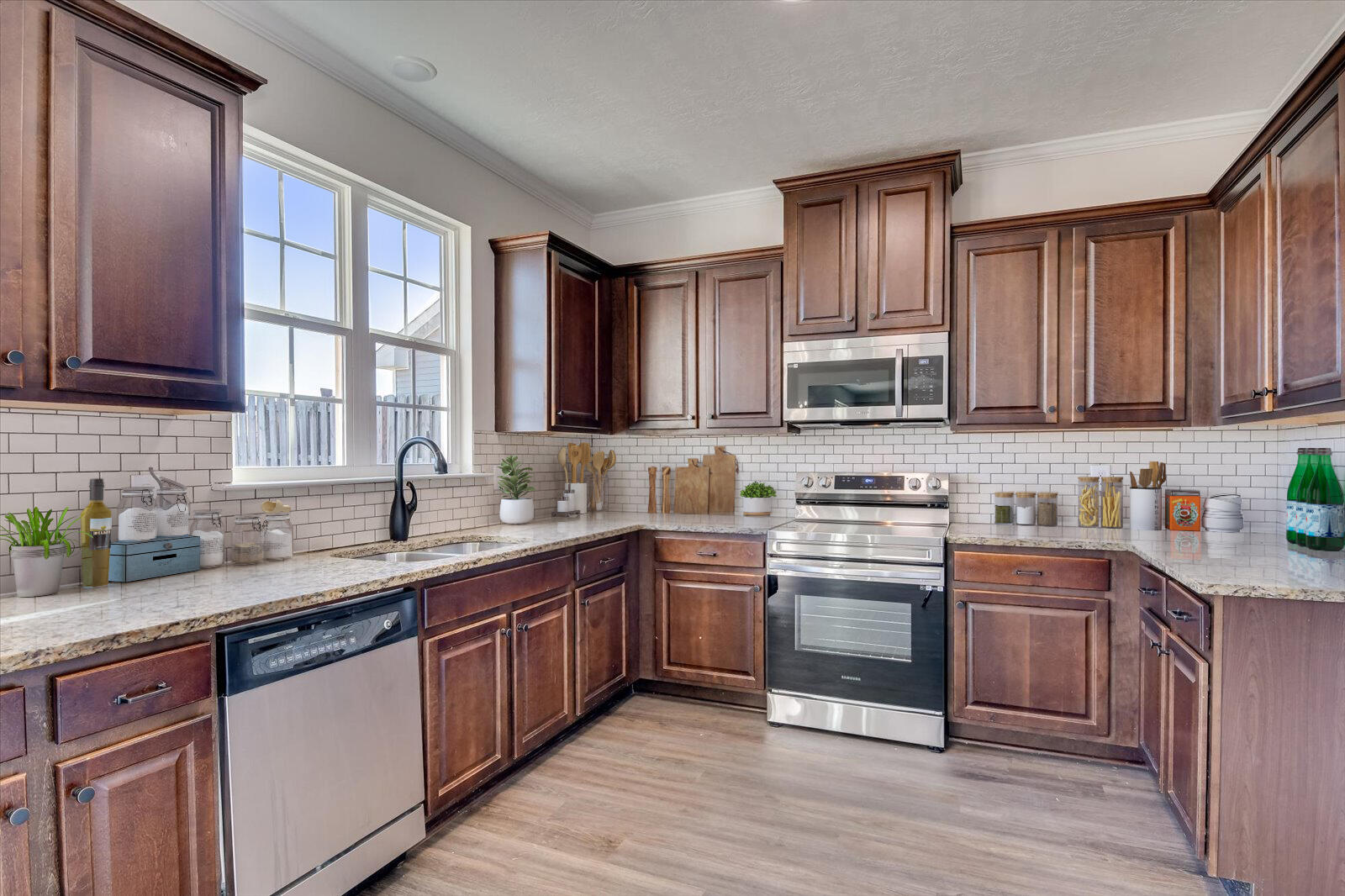 6026 CLIFFORD Street