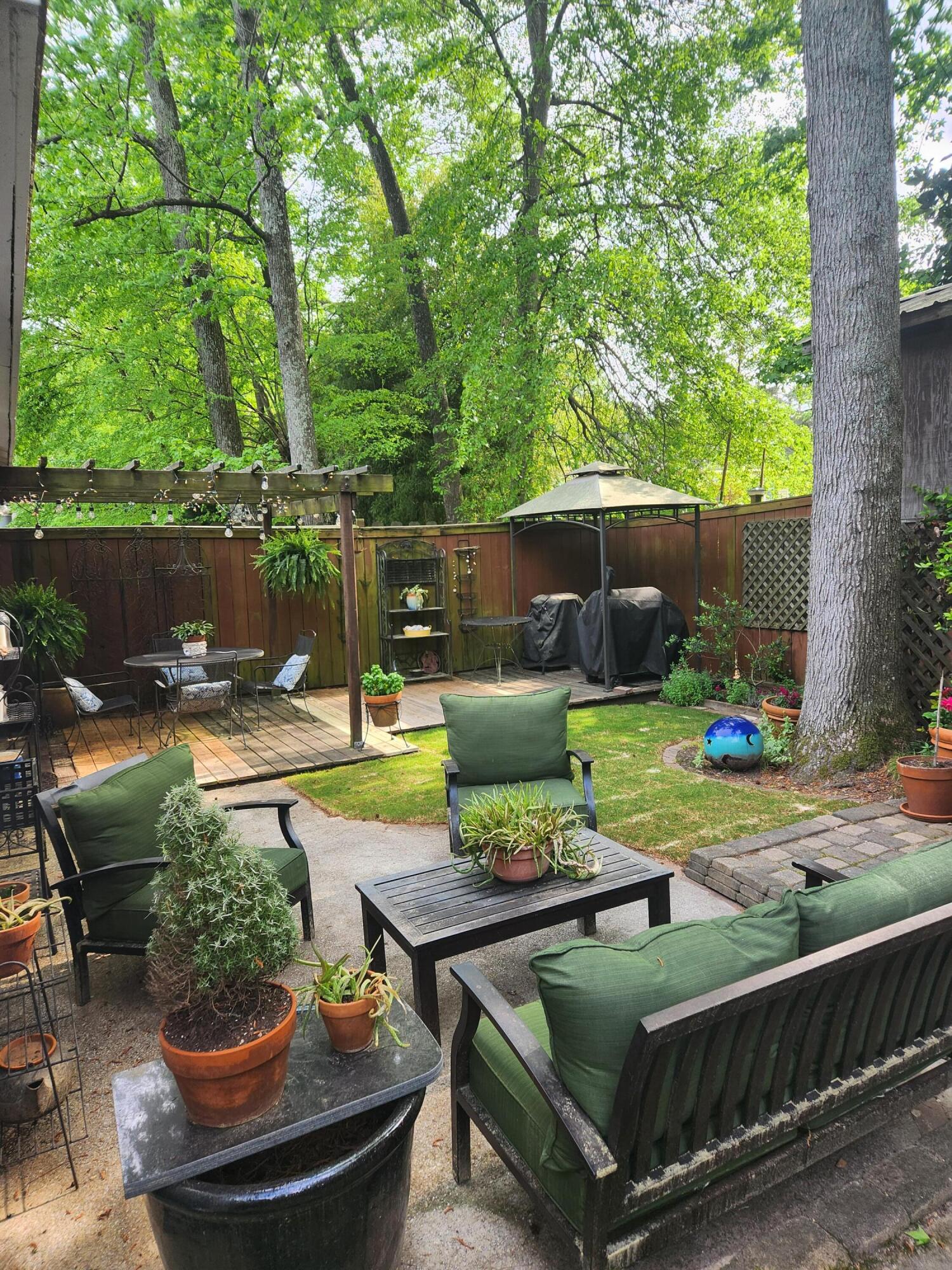 455 FOREST HILLS Drive