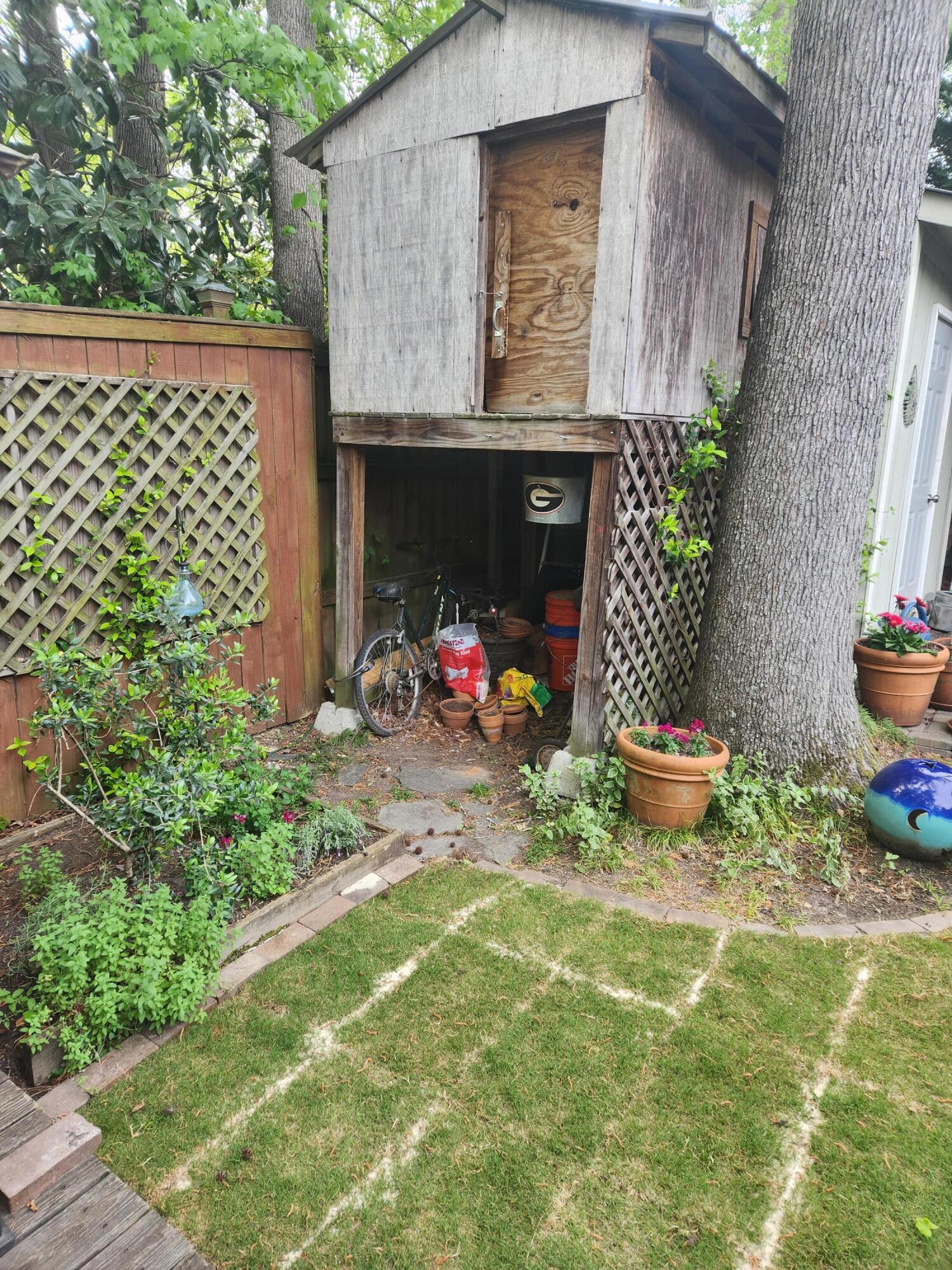 455 FOREST HILLS Drive