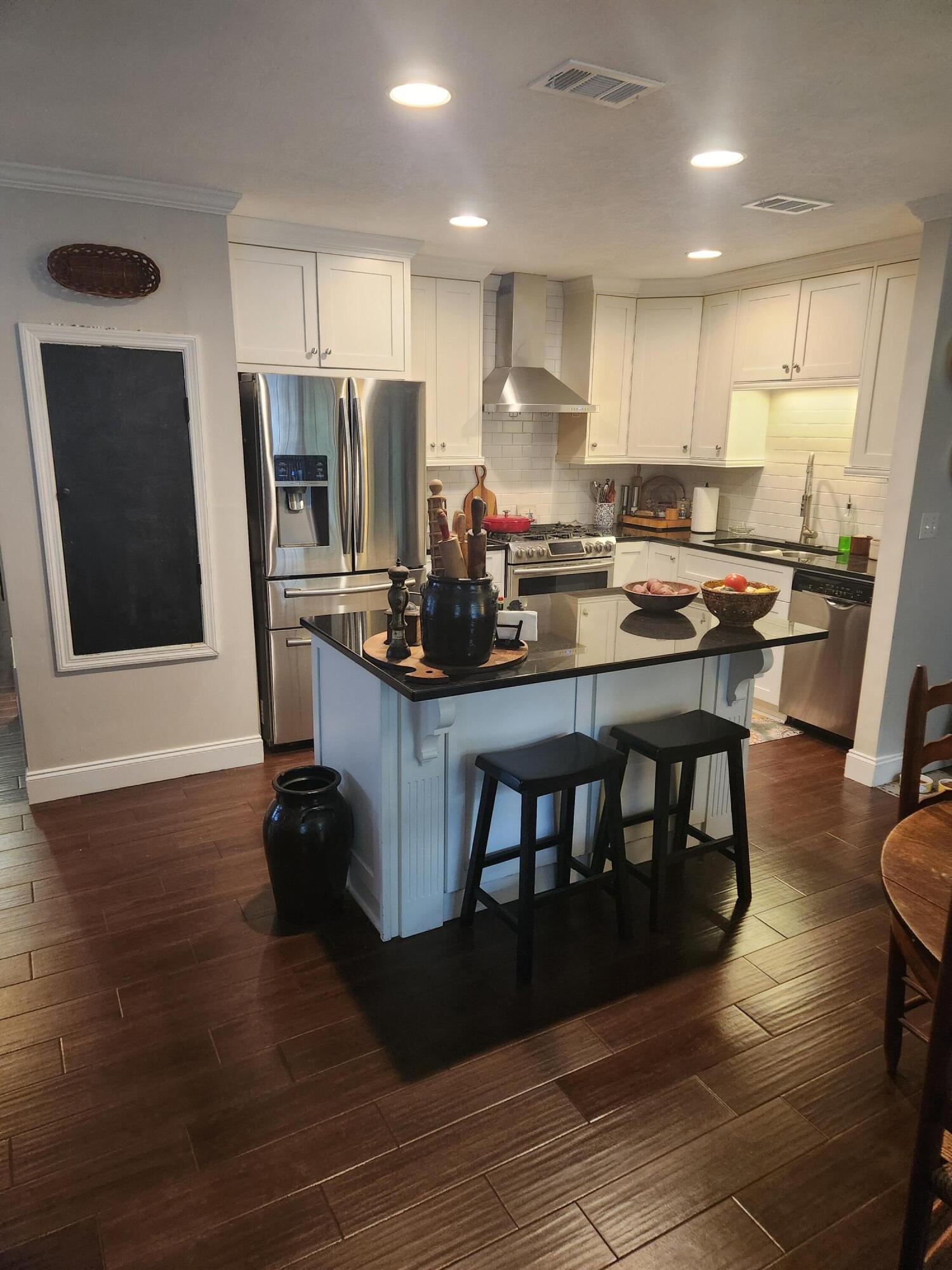 455 FOREST HILLS Drive