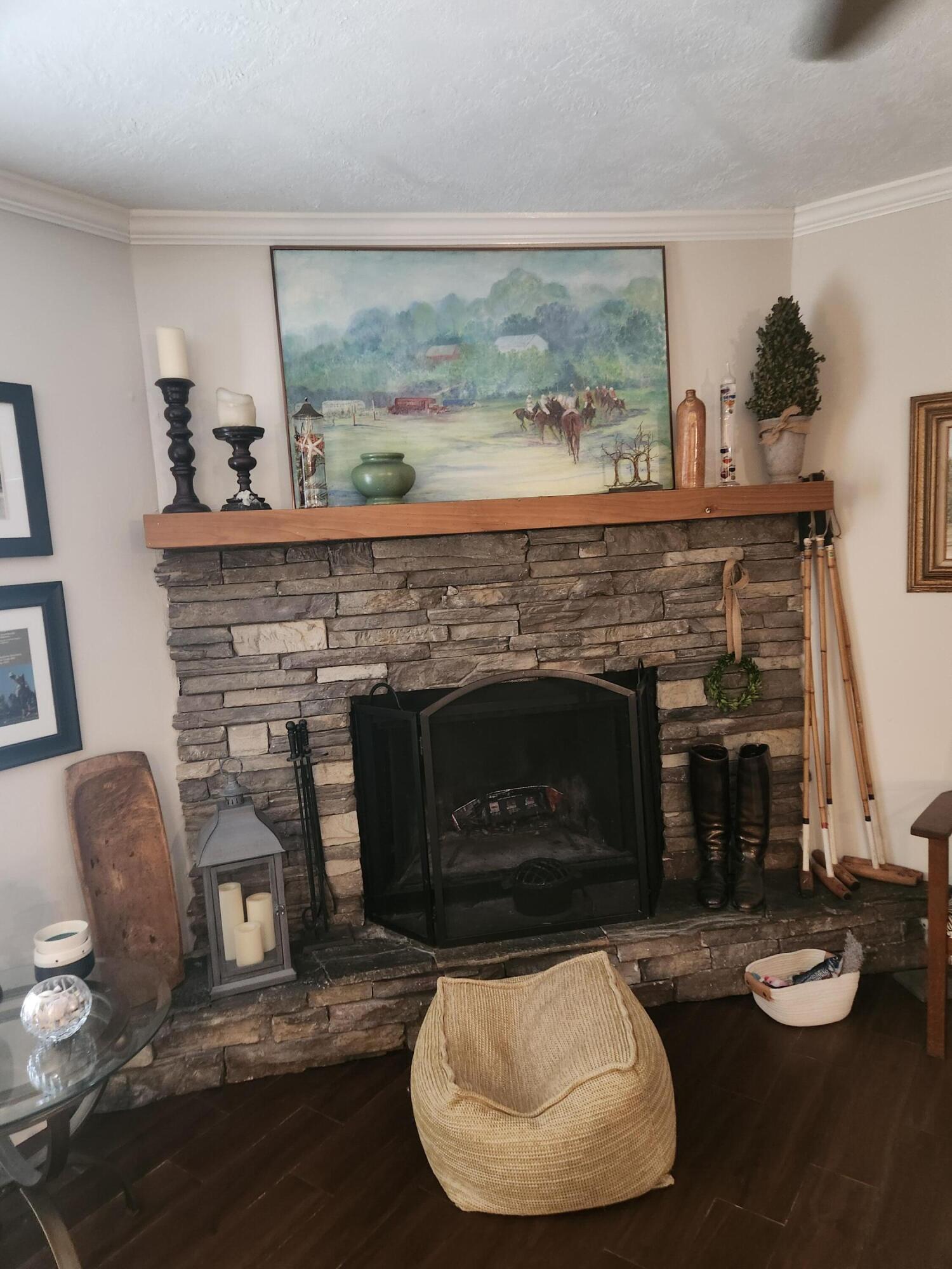 455 FOREST HILLS Drive