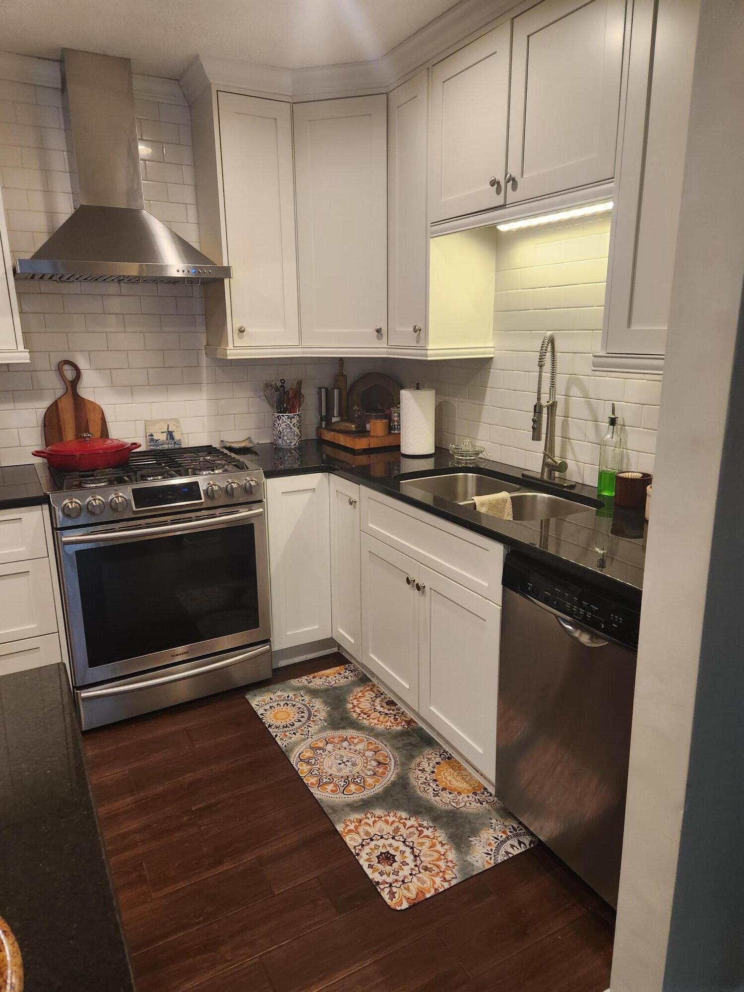 455 FOREST HILLS Drive