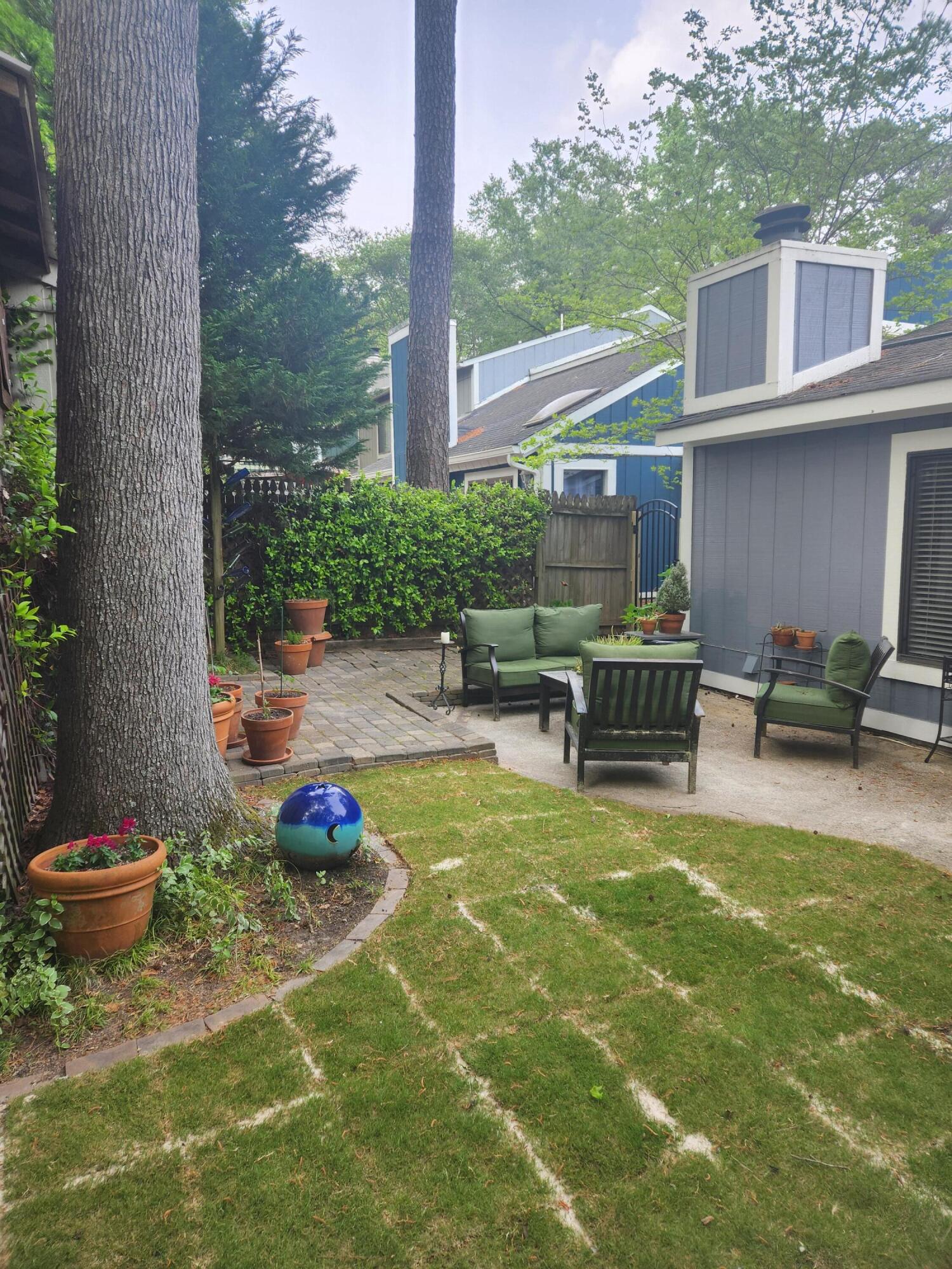 455 FOREST HILLS Drive