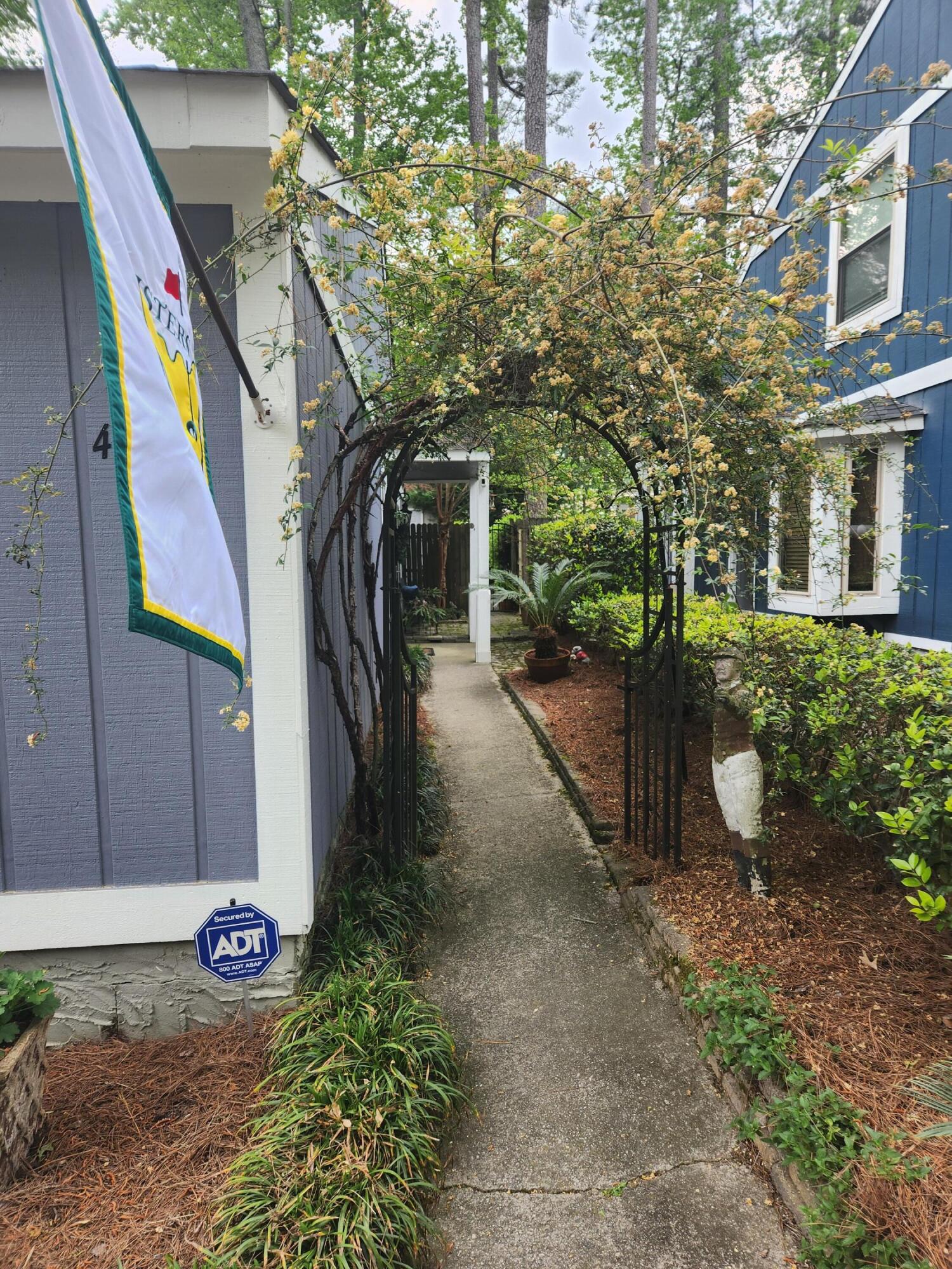 455 FOREST HILLS Drive