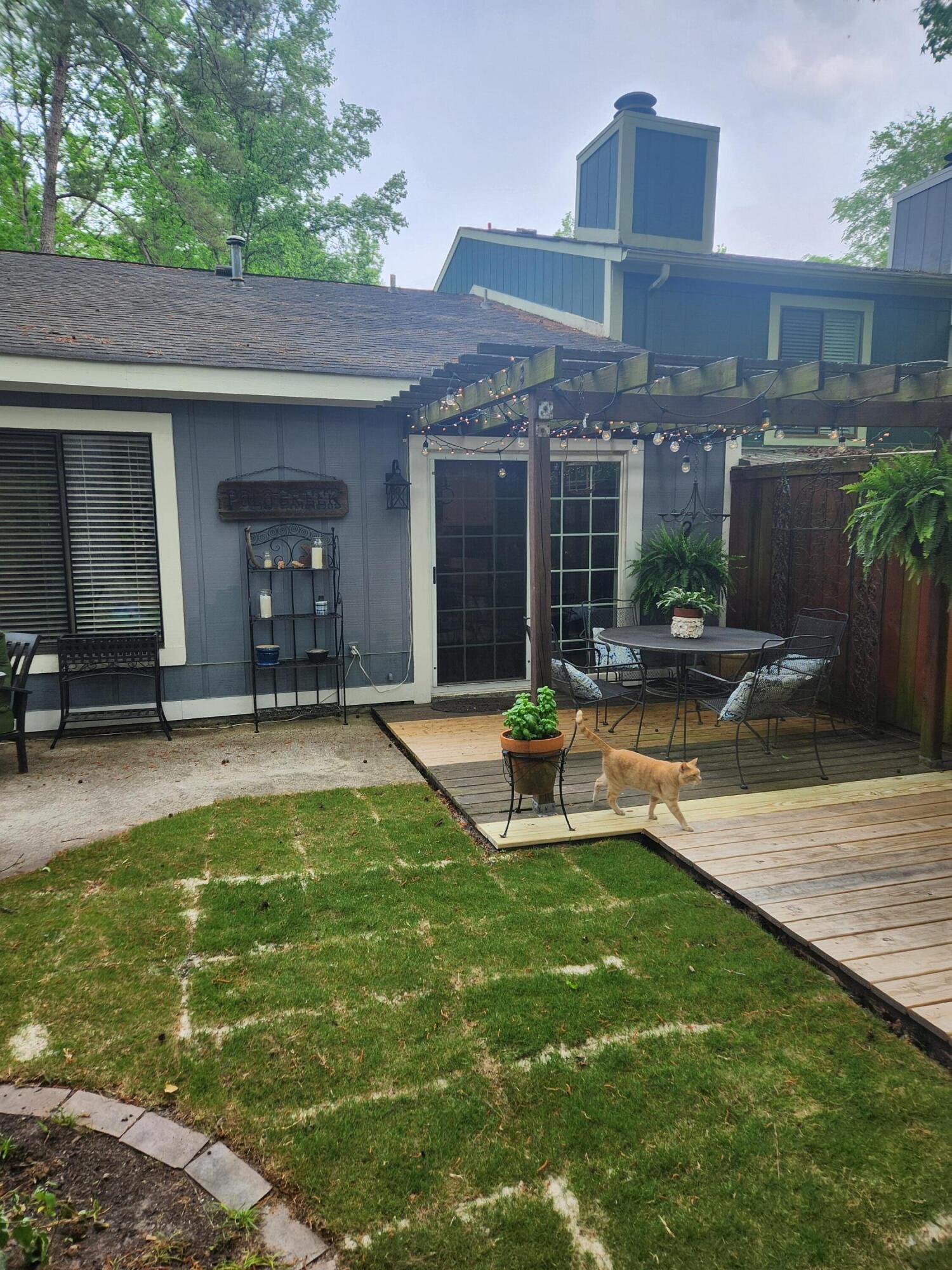 455 FOREST HILLS Drive