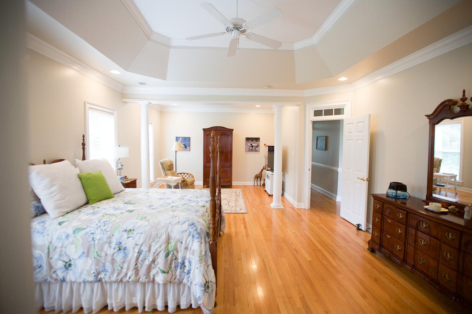 294 RIVER NORTH Drive