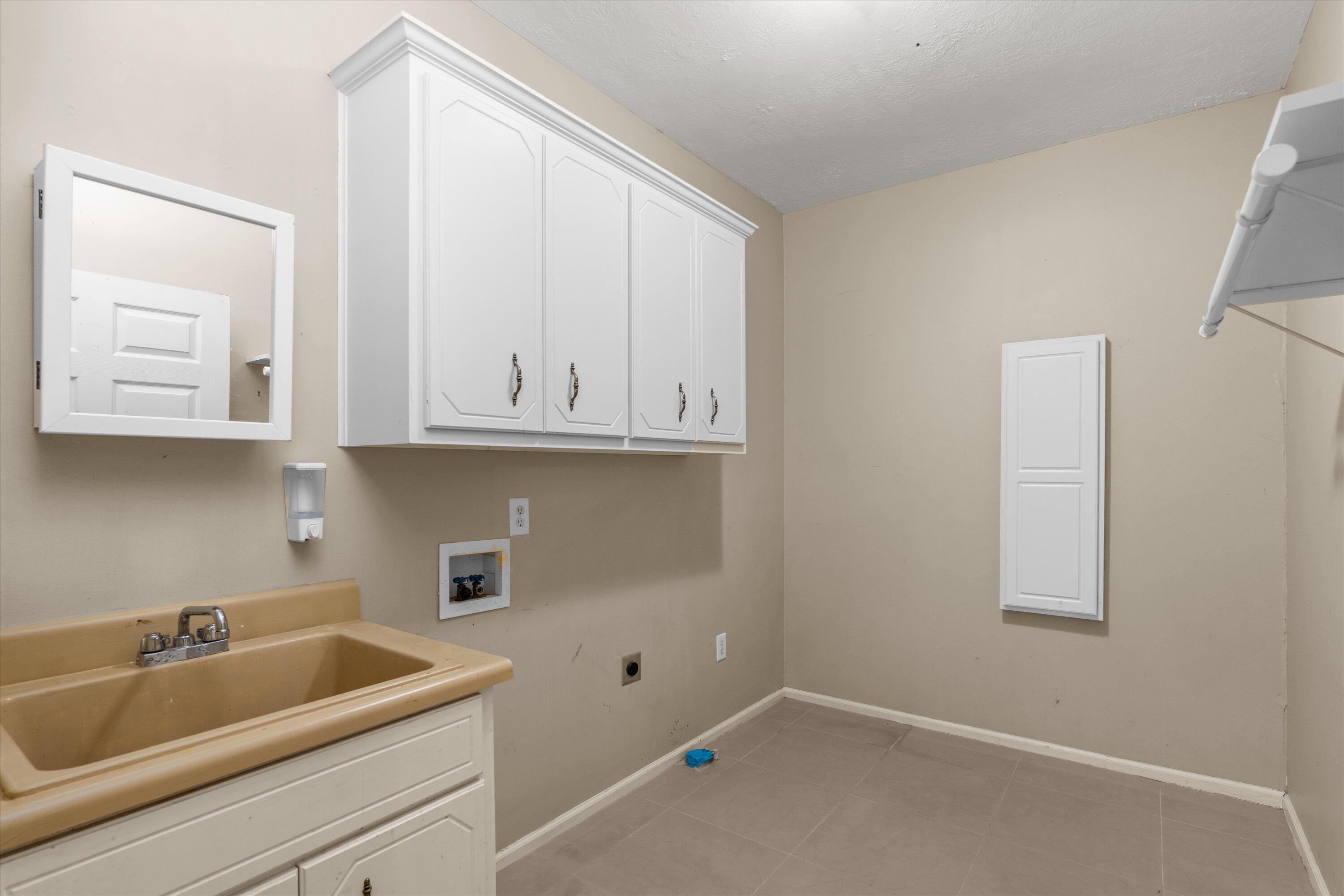 5347 Windmill Parkway