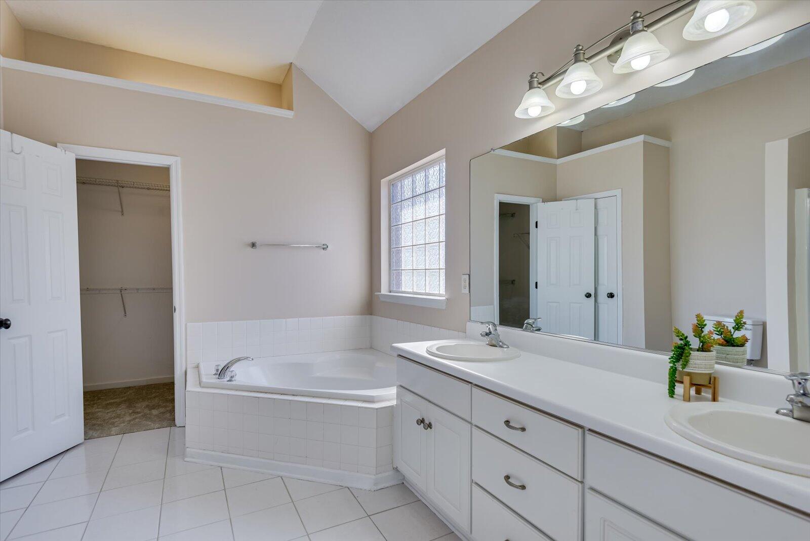 957 SEDGEFIELD Circle