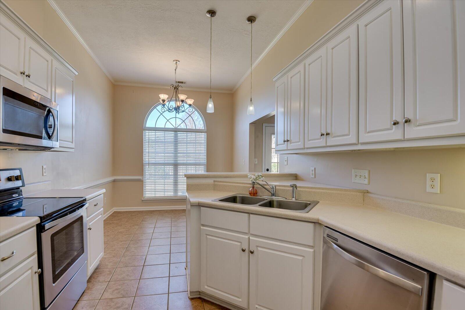 957 SEDGEFIELD Circle