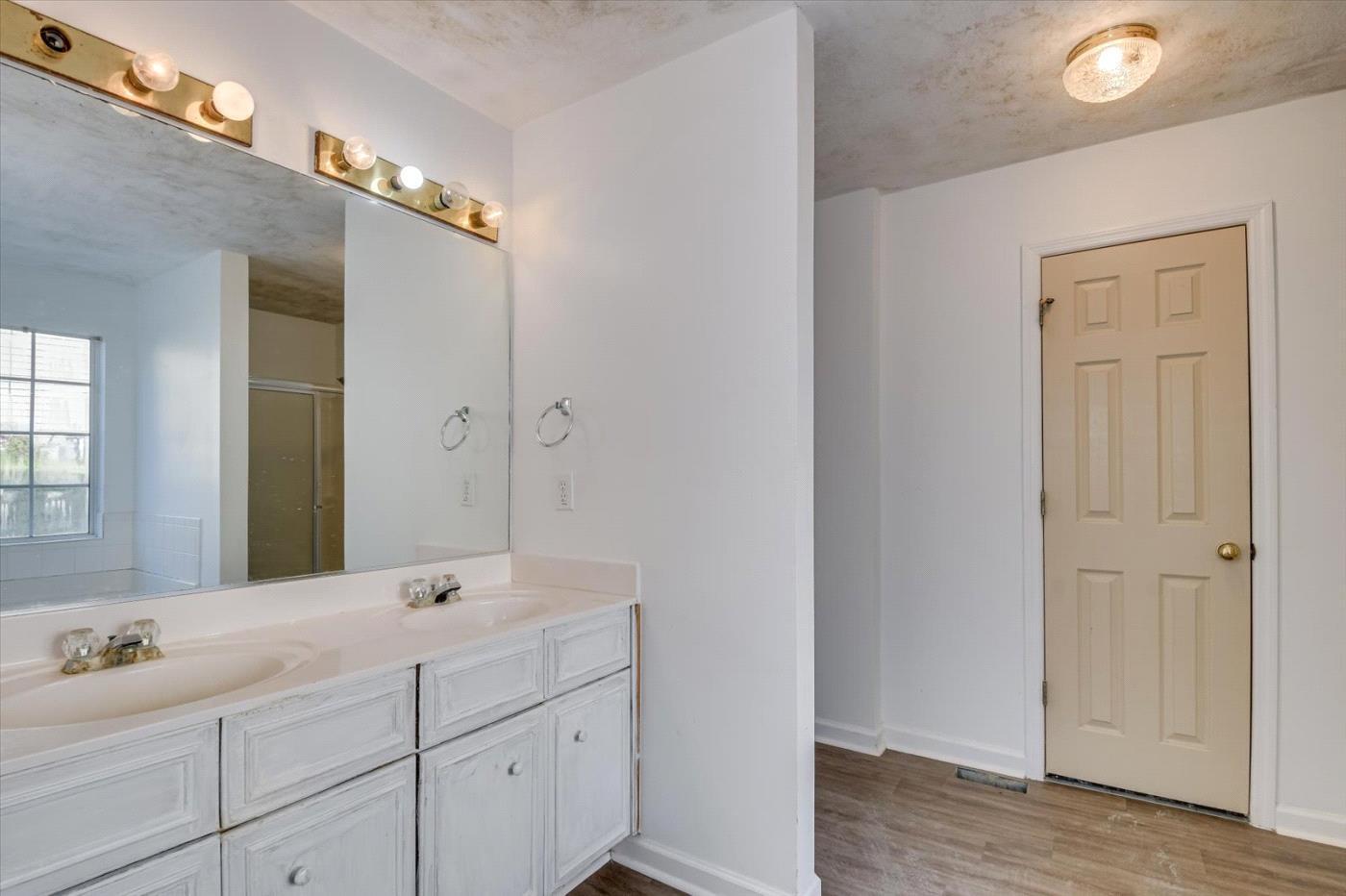 962 HUNTING HORN Way