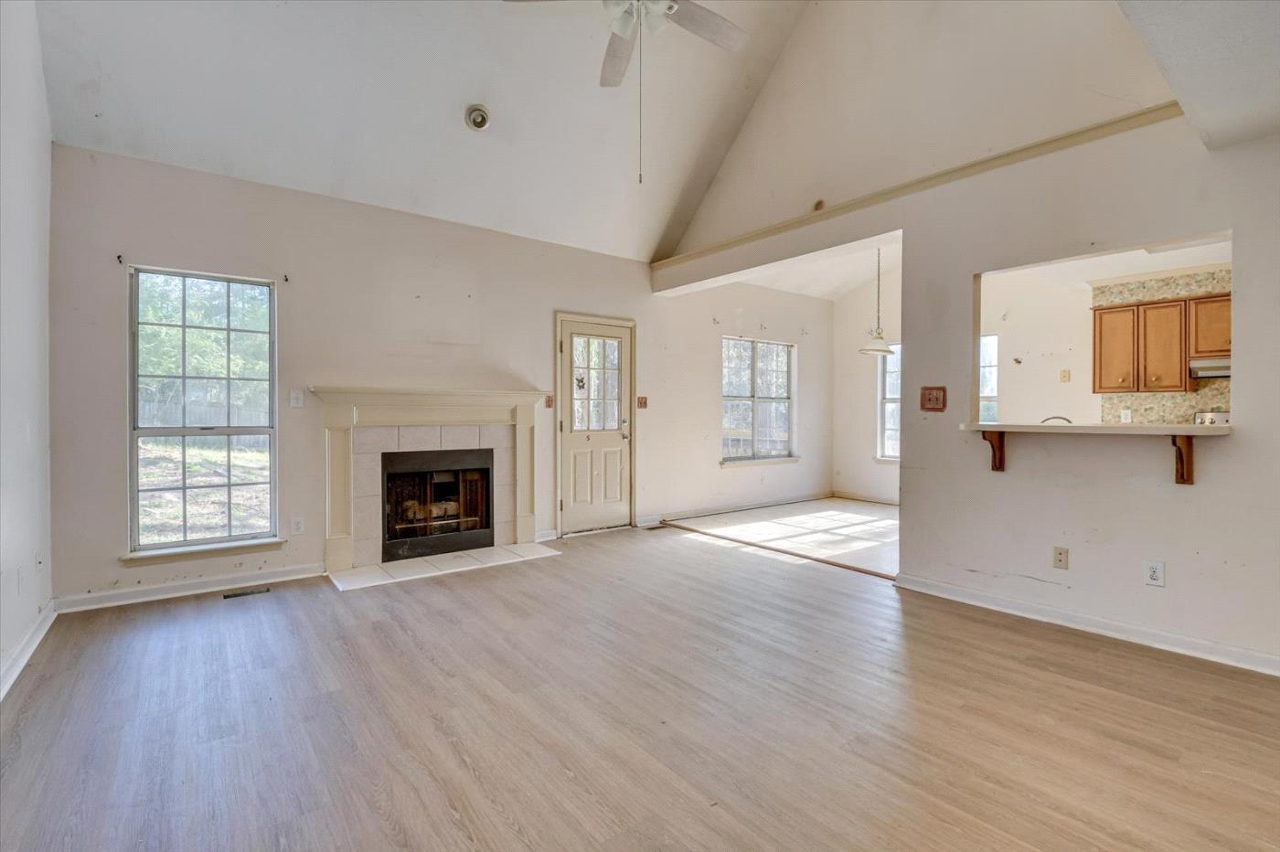 962 HUNTING HORN Way