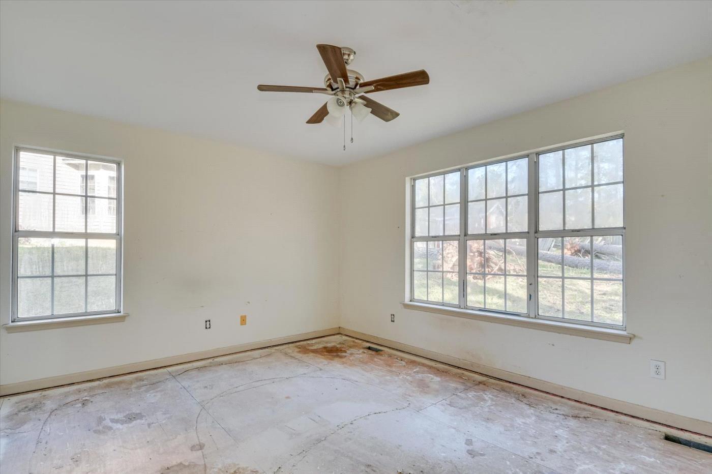 962 HUNTING HORN Way