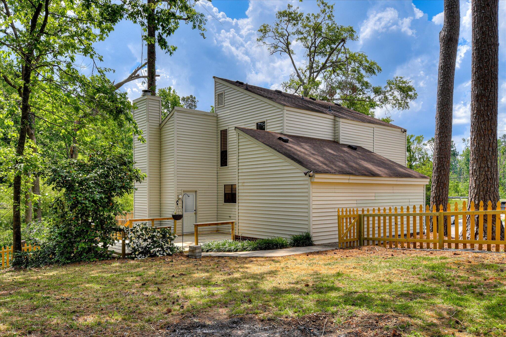 305 Forest Glen Court