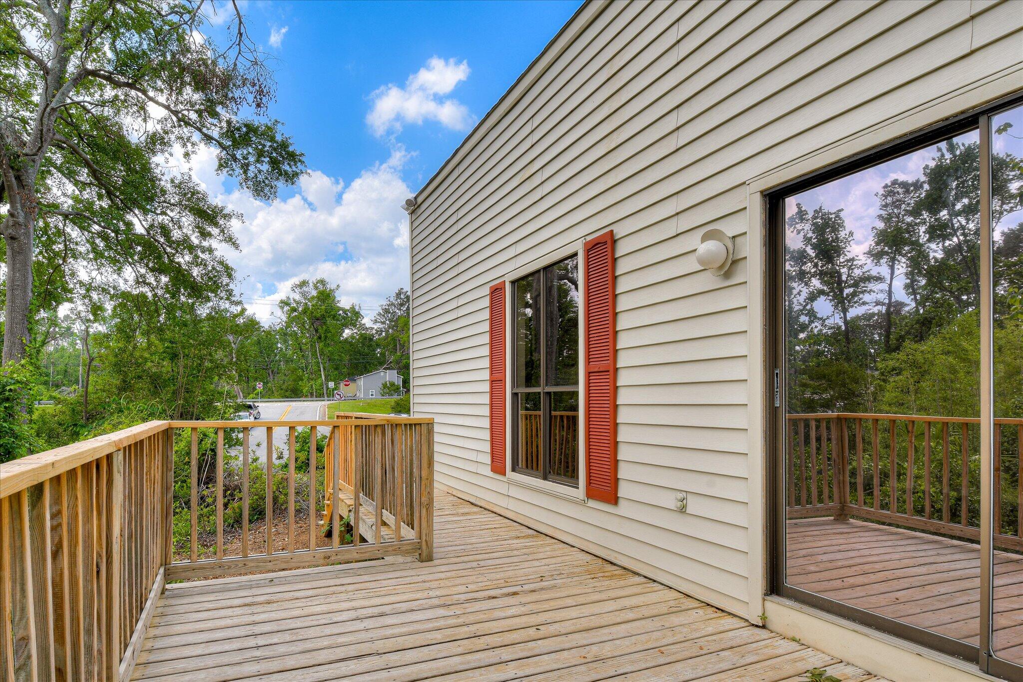 305 Forest Glen Court