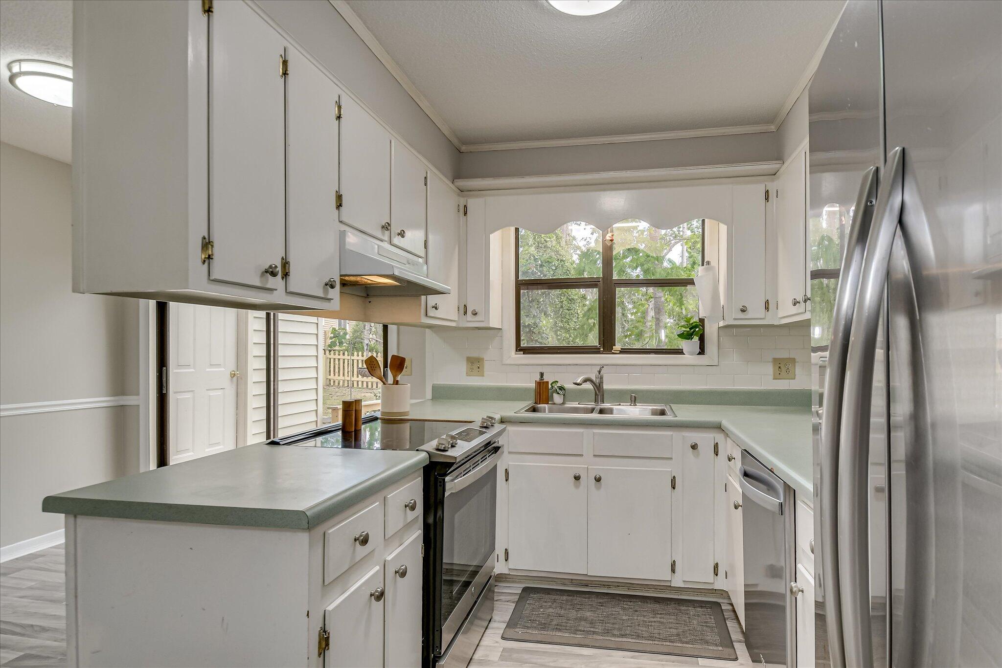 305 Forest Glen Court