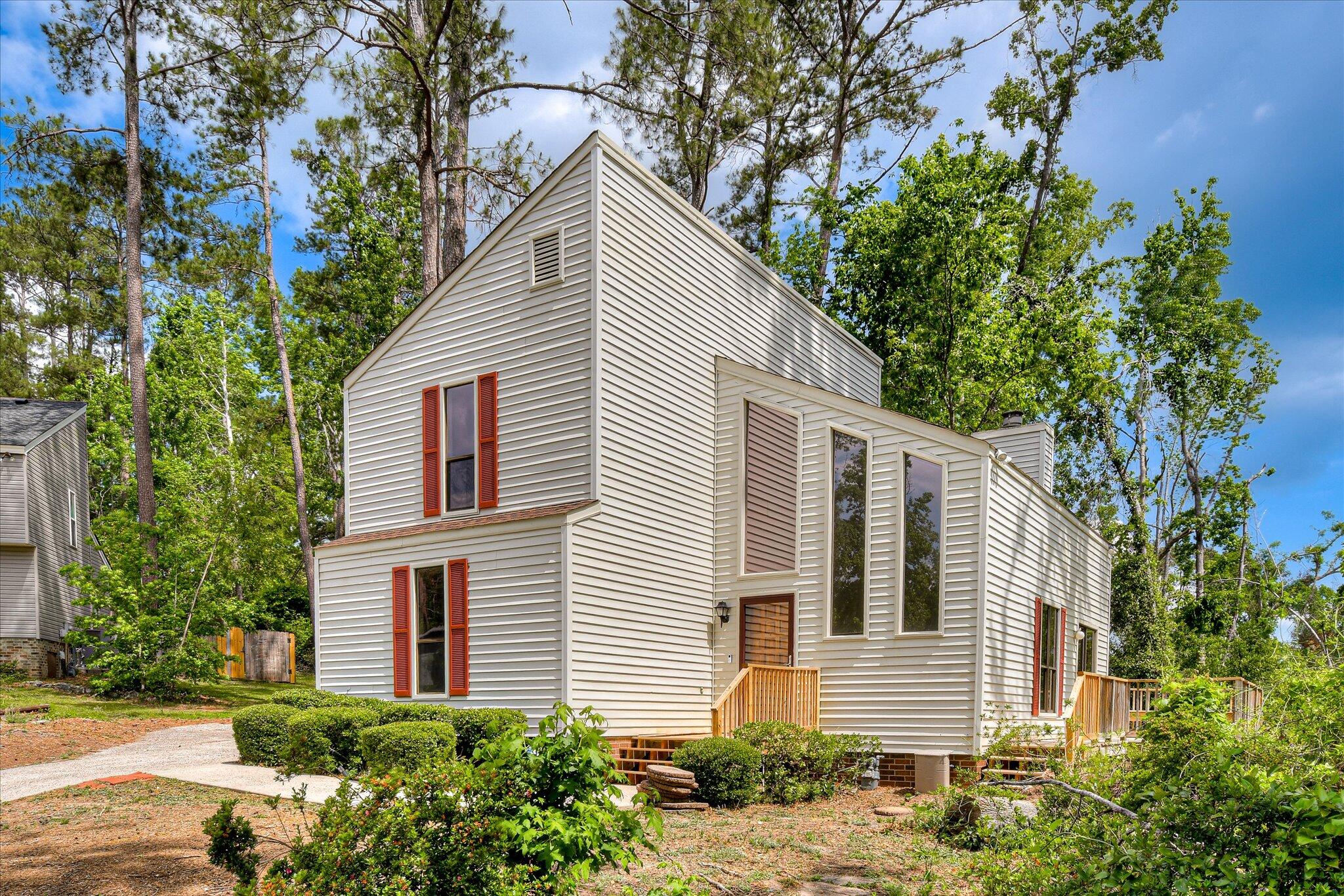 305 Forest Glen Court