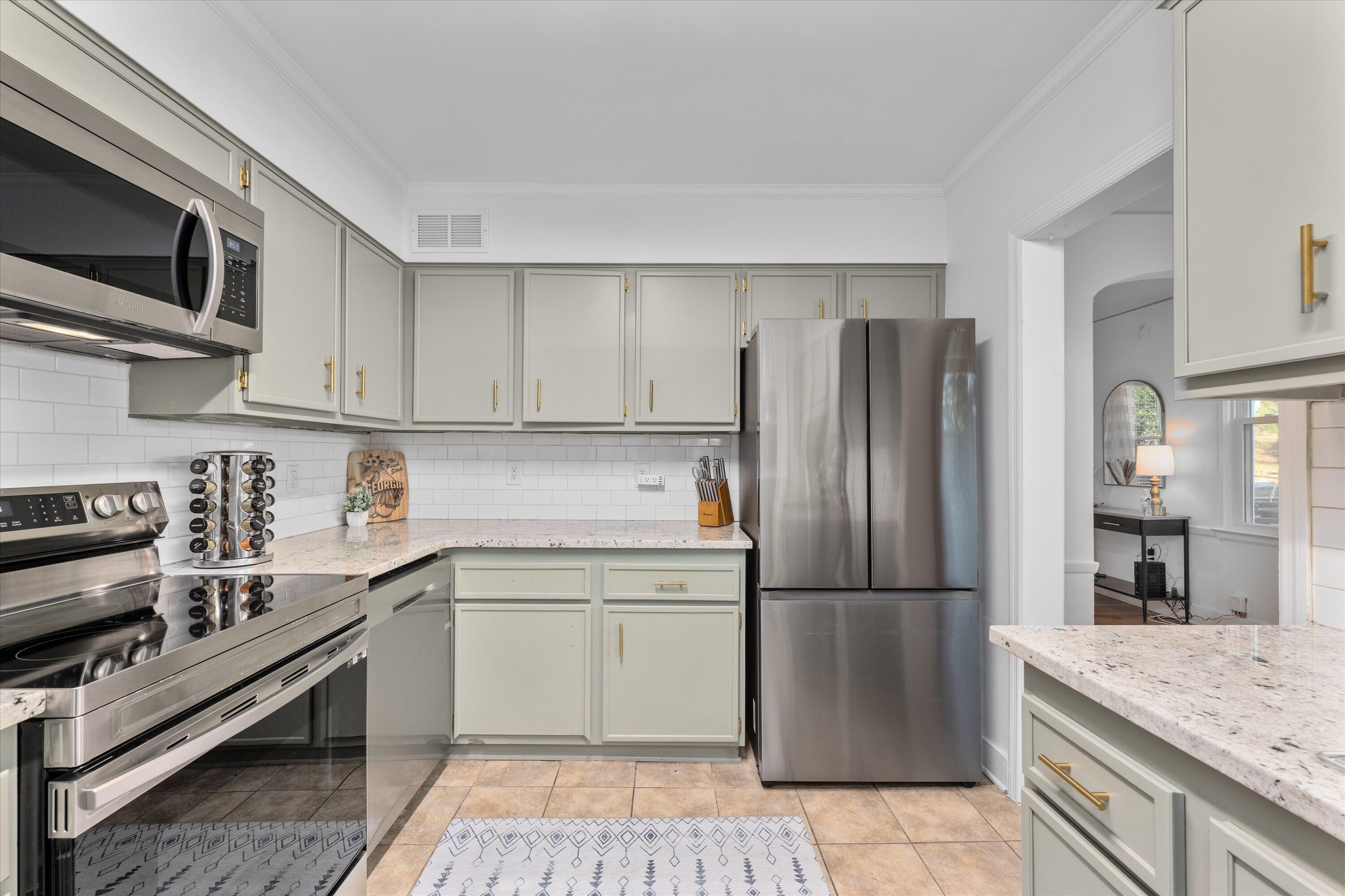 1738 Kissingbower Road