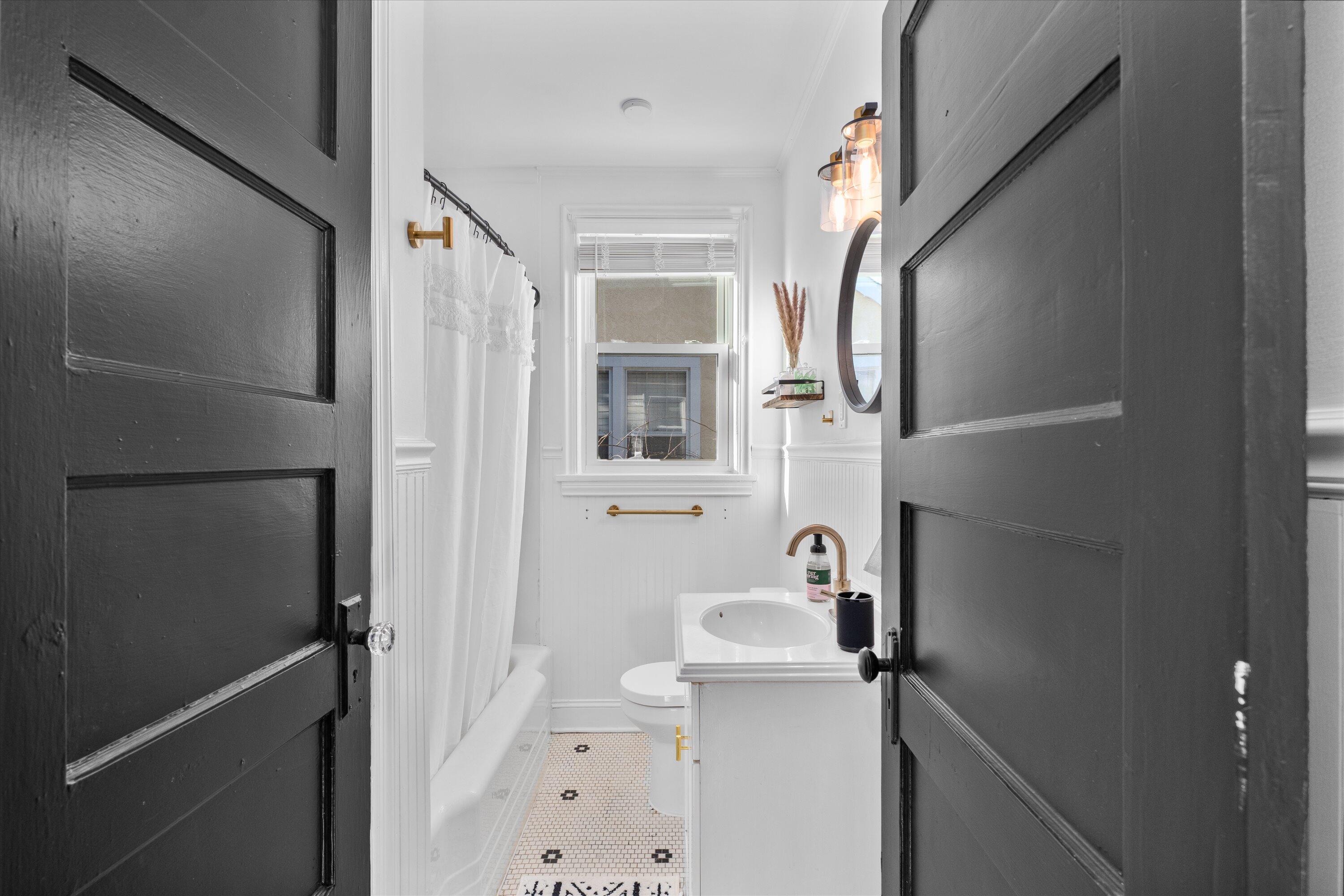 1738 Kissingbower Road