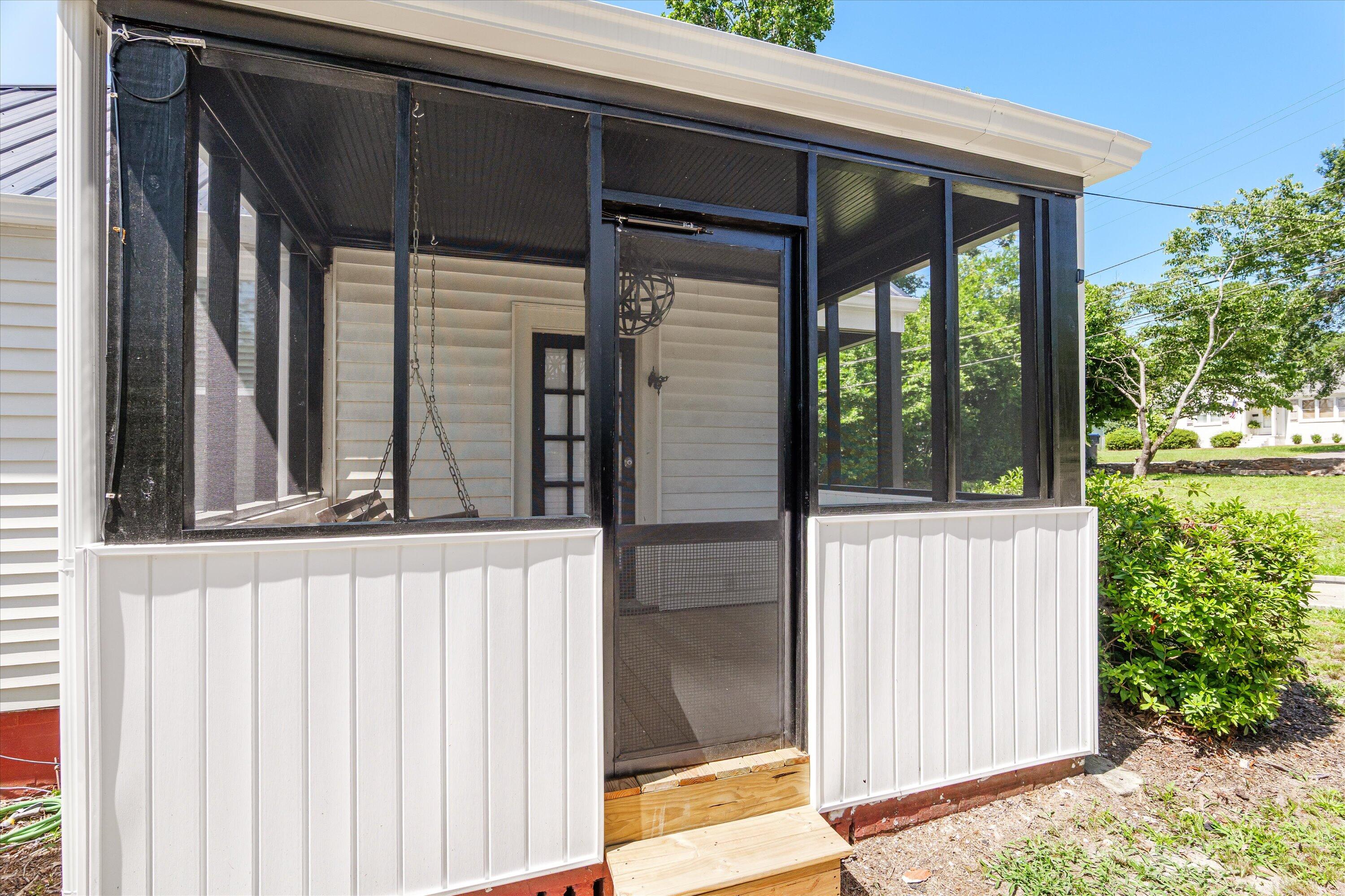 1738 Kissingbower Road